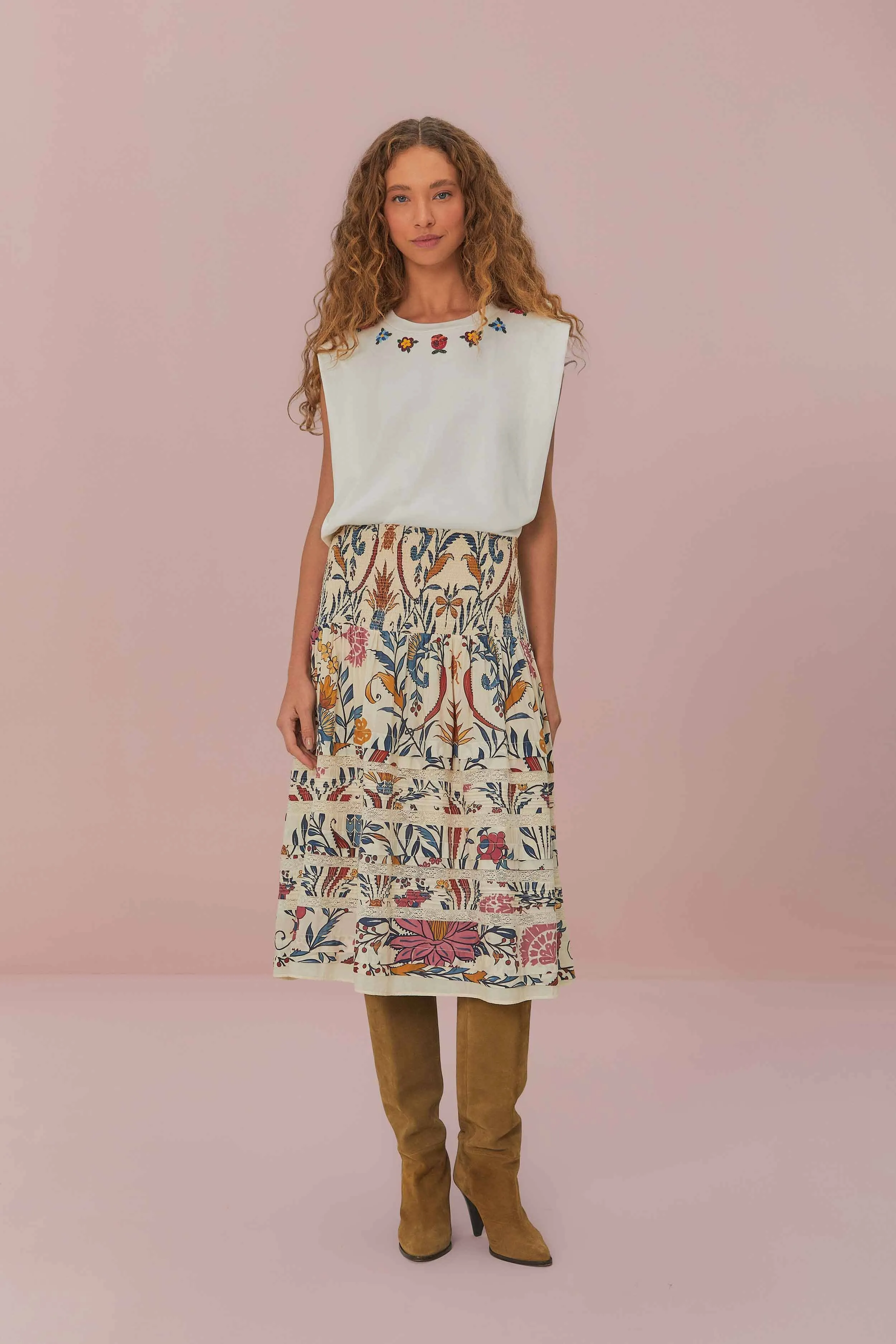 coordinate with other items High-Quality Cotton White Beaded Flowers T-Shirt