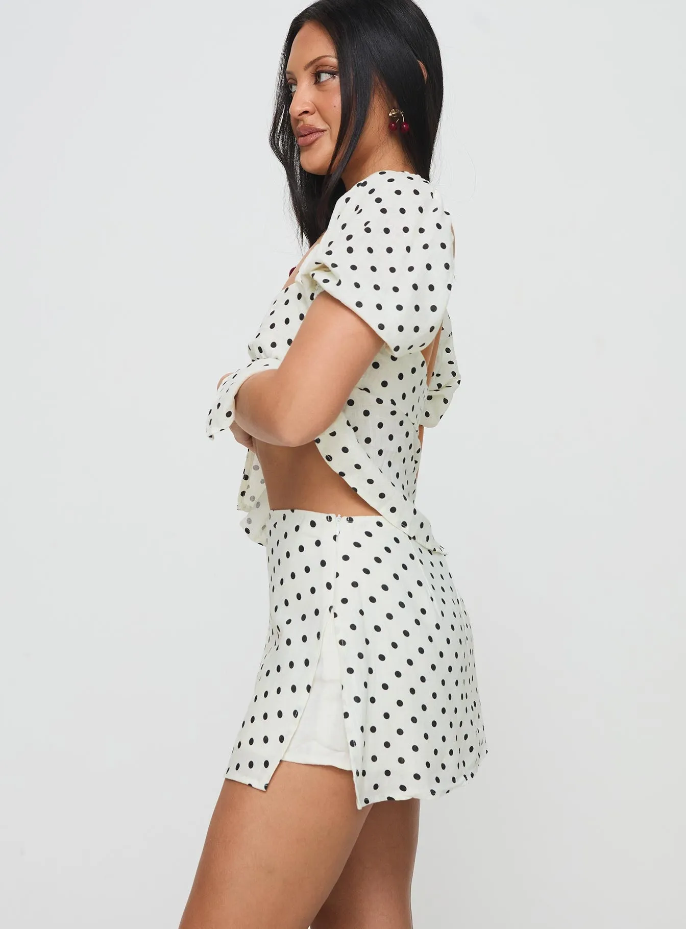 Chic Fit Resort Vacation Adios Linen Blend Skort Cream/Black