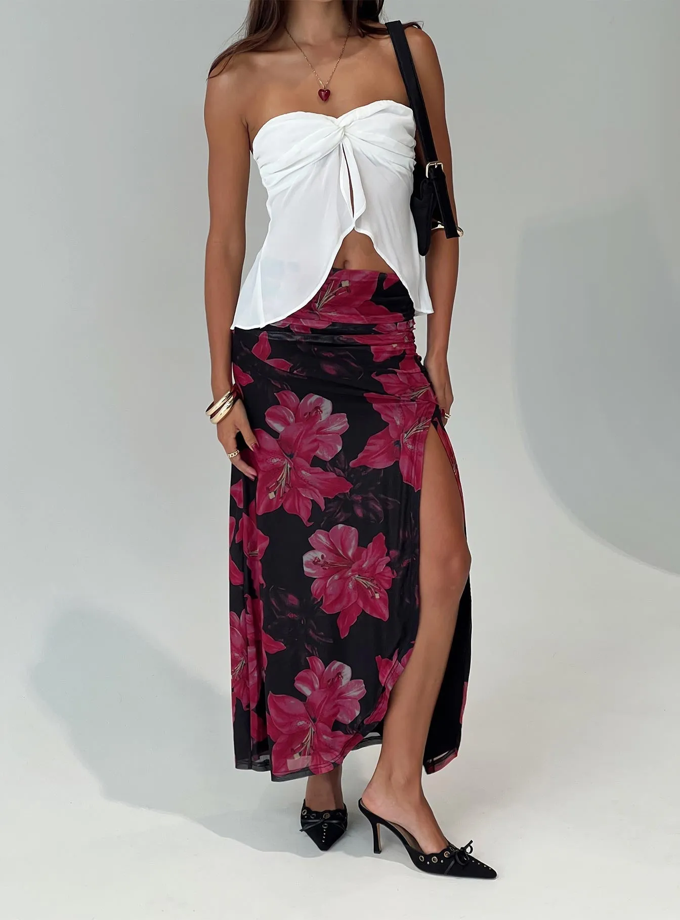 Clean Mood Cooperi Maxi Skirt Black / Red Floral Petite