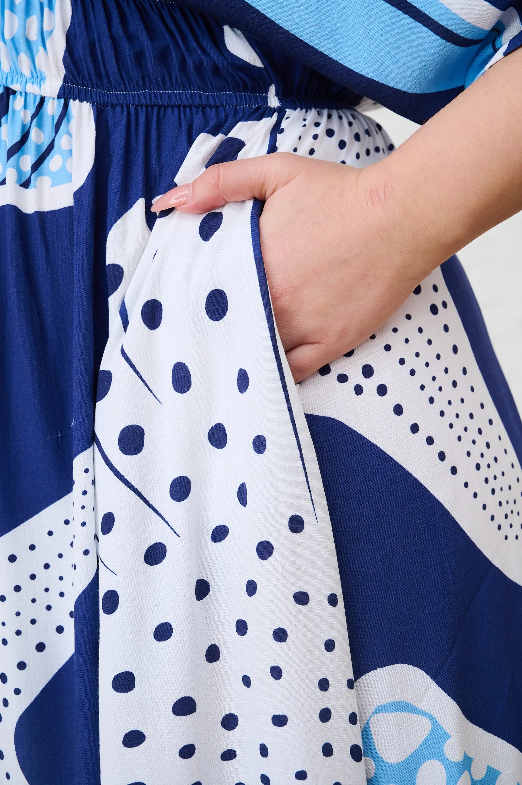 Edgy-Look Playful-Detail Big Shell Maxi Kaftan Dress