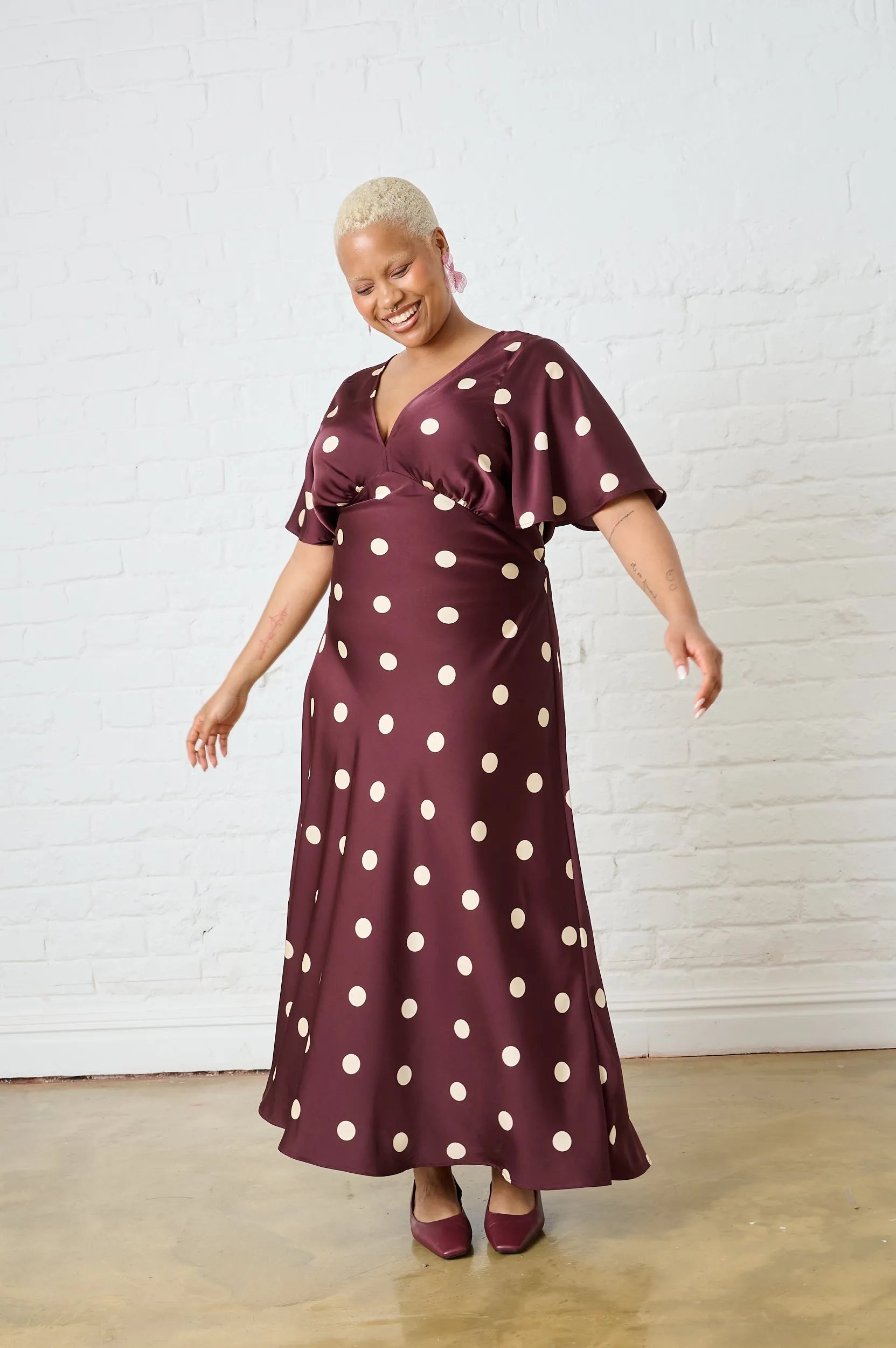 Burgundy Spot Satin Maxi Dress with Sleeve Texture Edge Trend Smart
