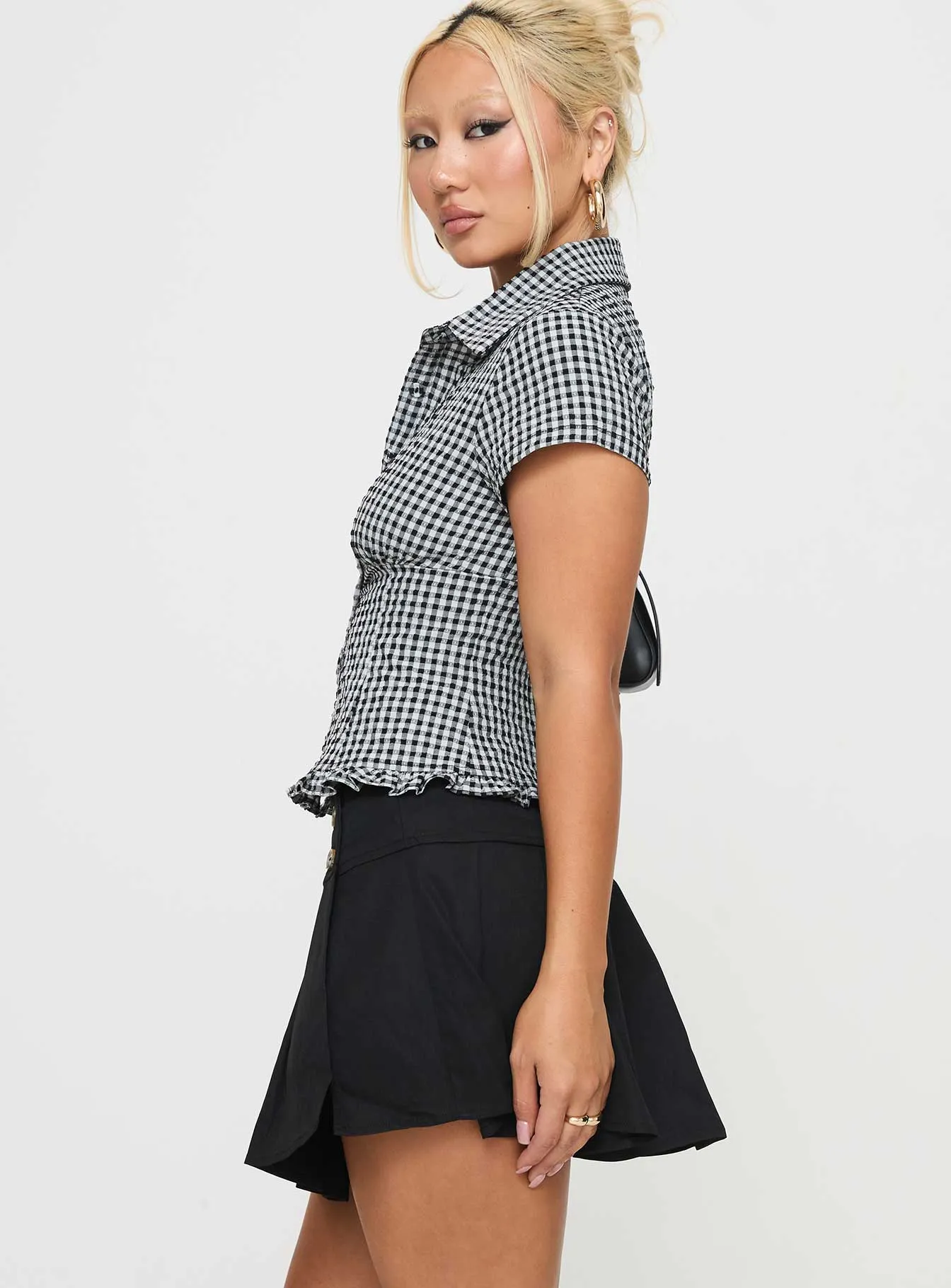 Anubis Pleat Mini Skirt Black Minimal Design Travel Vibes