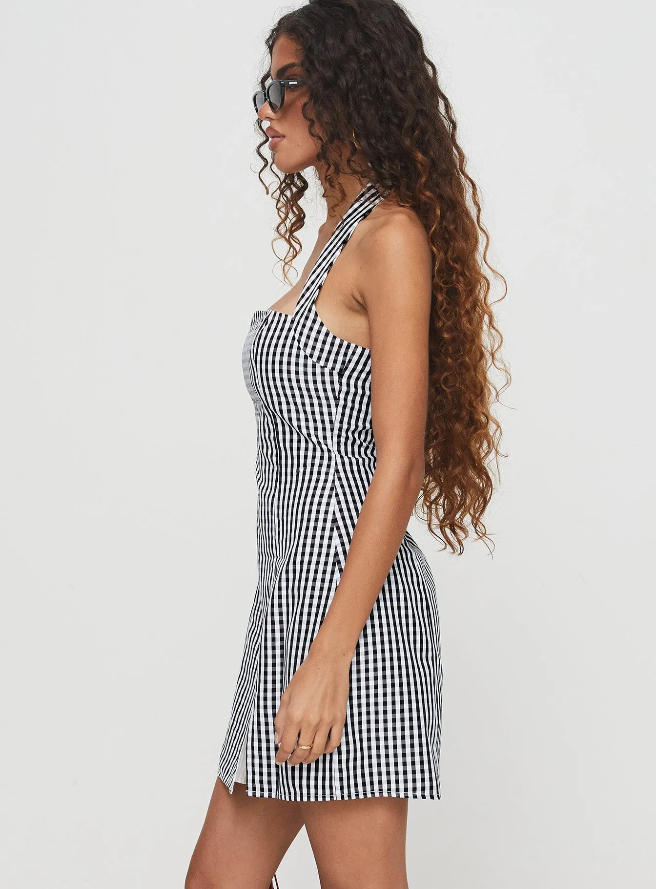 Fashionable Layer Birkley Halter Mini Dress Black / White