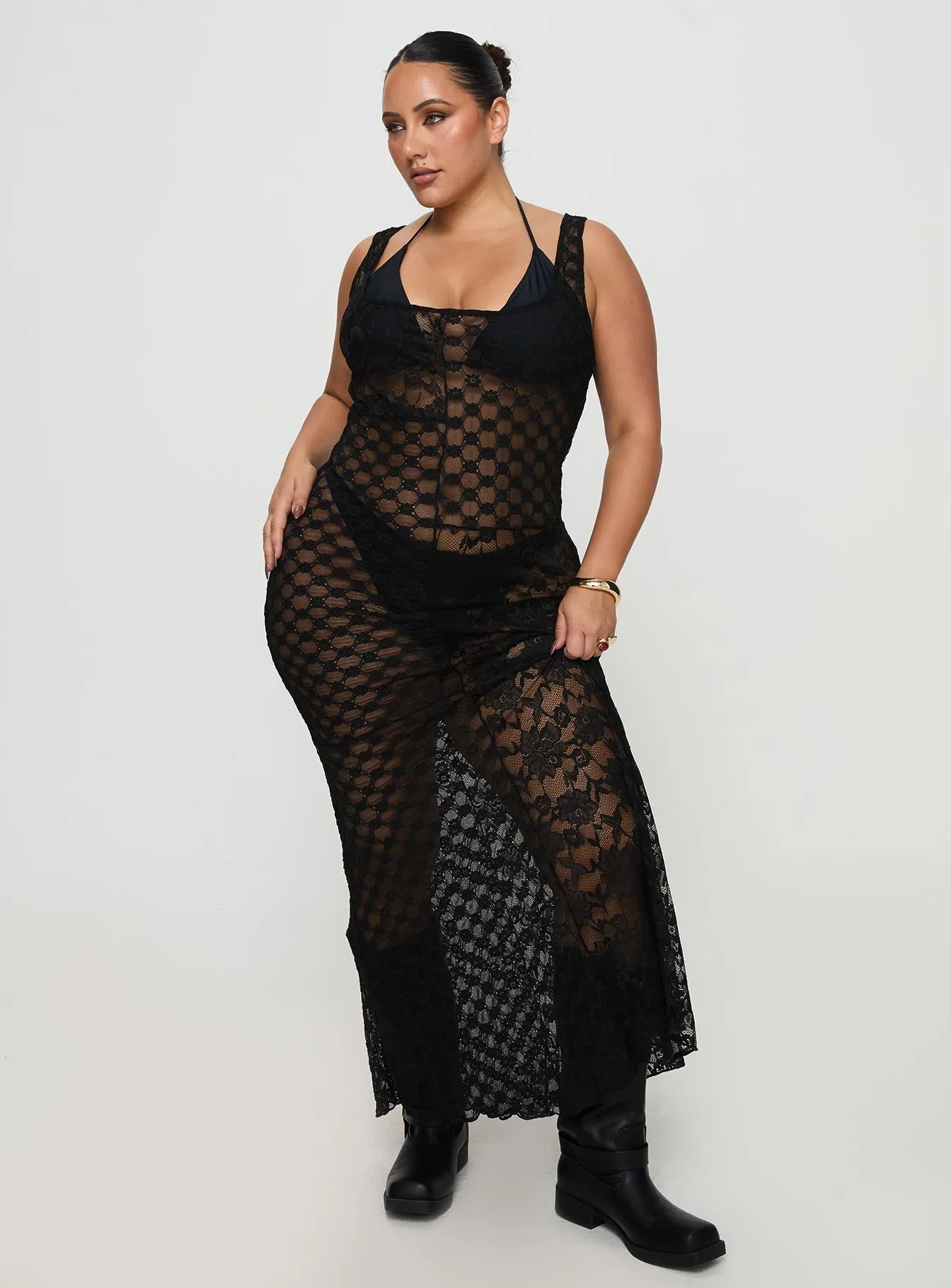 Anti-Static-Finish Zhara Lace Dress Black Curve