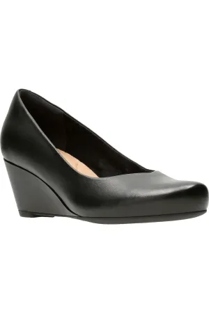 Clarks Flores Tulip in Black leather Cushioned Base Health Focused
