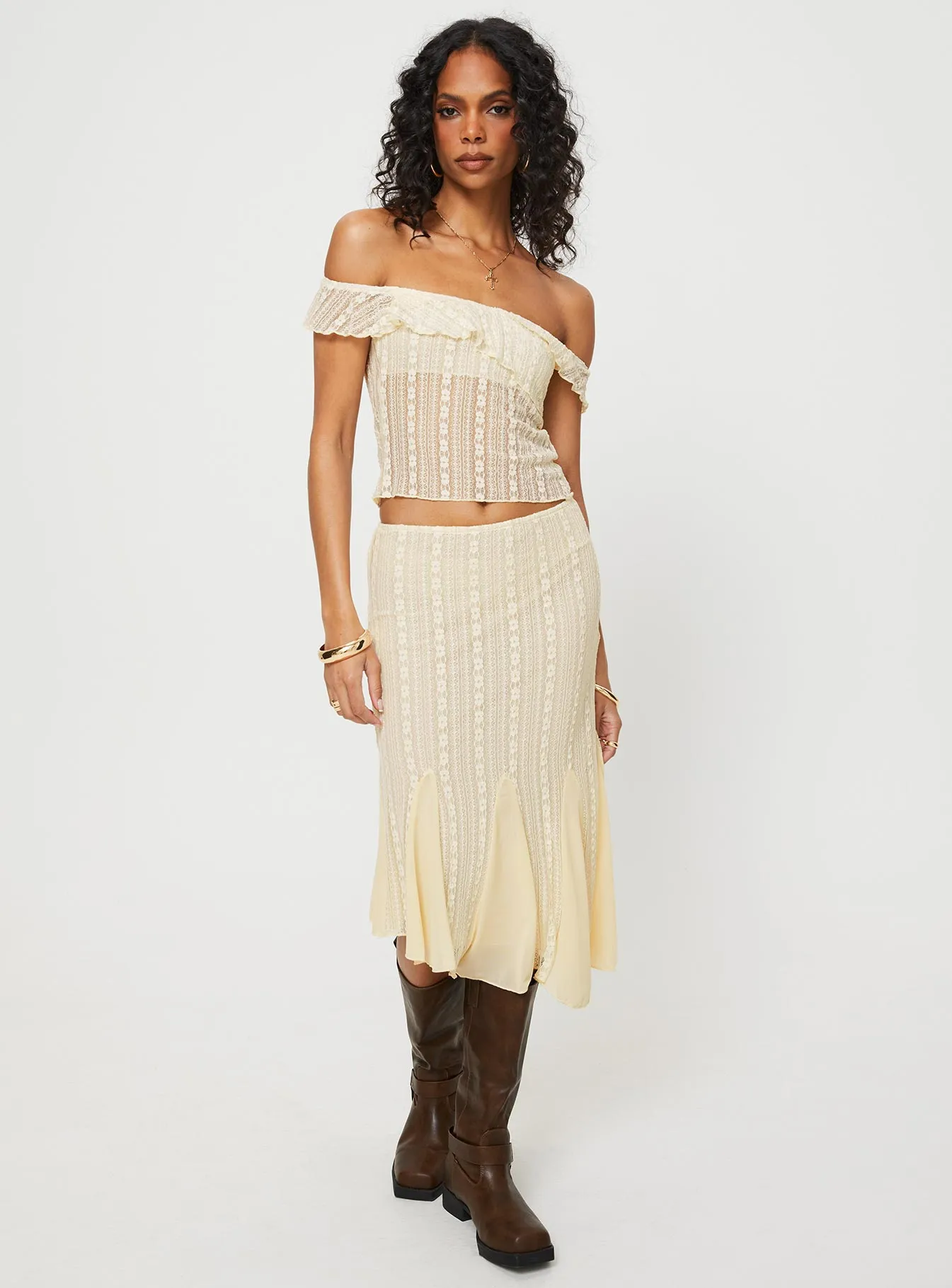 Sleek Vibe Betharia Midi Skirt Cream