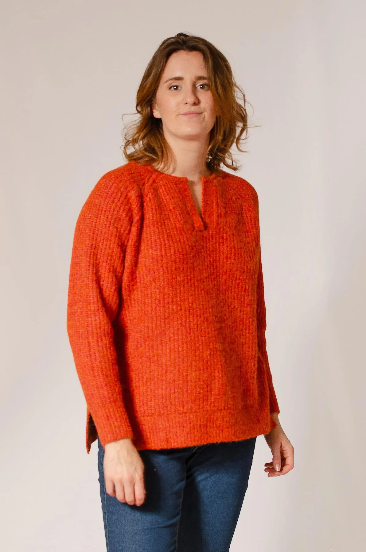 Breathable Mesh Panels Non Restrictive Cuff Round Notch Neck Wool Blend Jumper