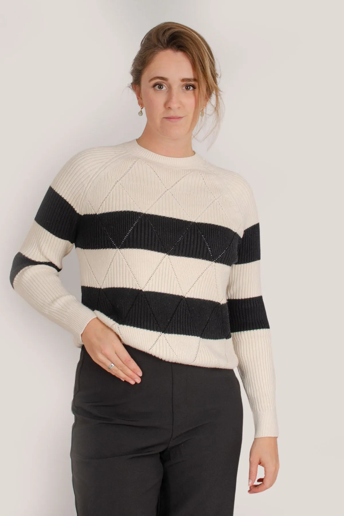 Modern Outfit Urban Trend Diamond Detail Striped Crew Neck Jumper