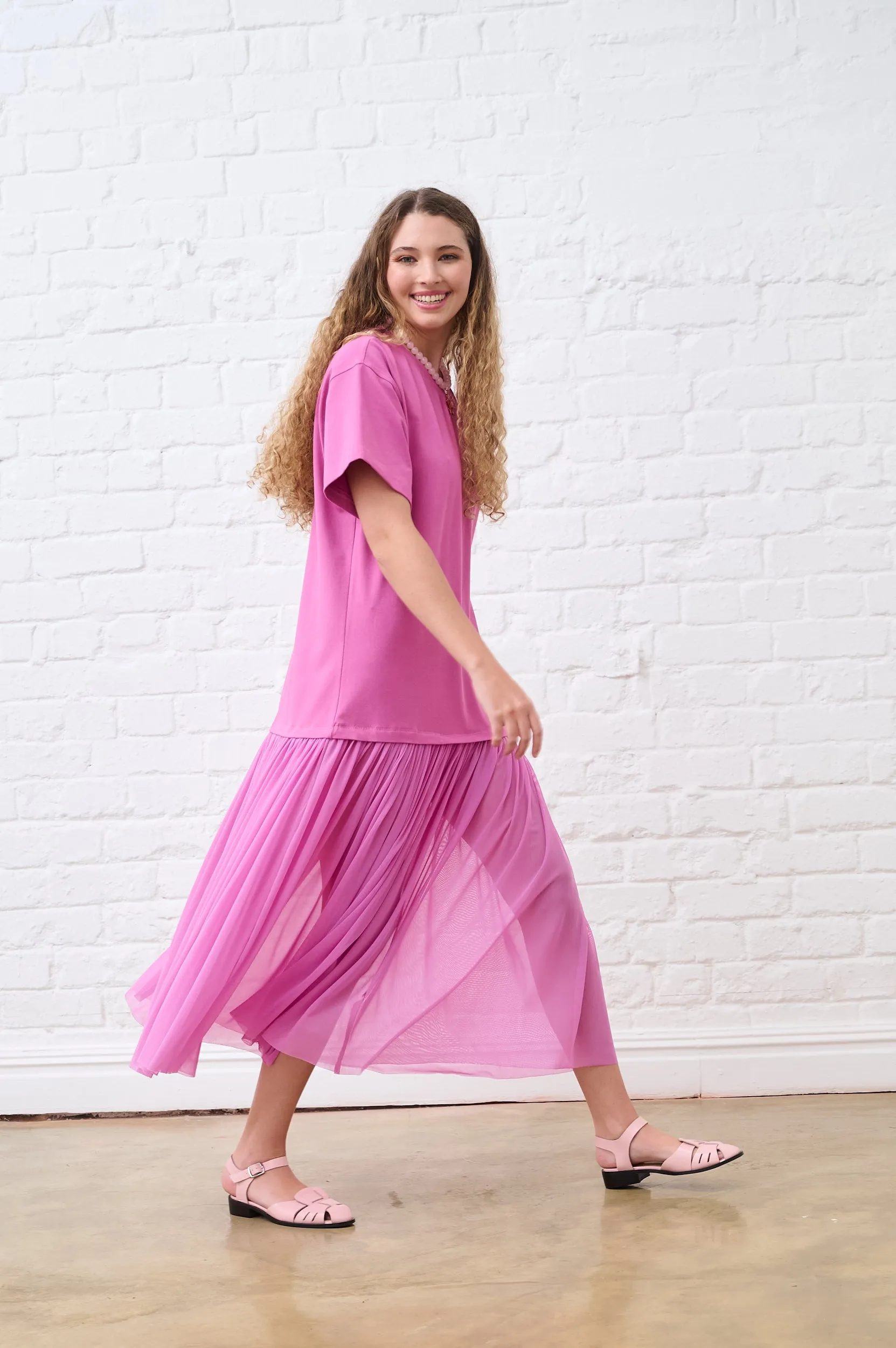 Linen Chic Fitted Shape Raspberry Mesh Combo Tshirt Dress