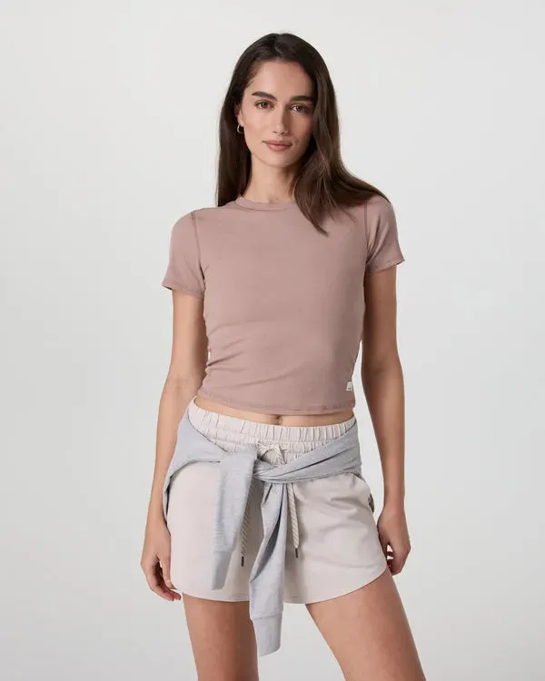 Pocket Detailing Vuori Womens Shirt Pose Fitted Tee