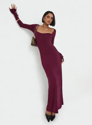 confident look Dalzine Maxi Dress Burgundy