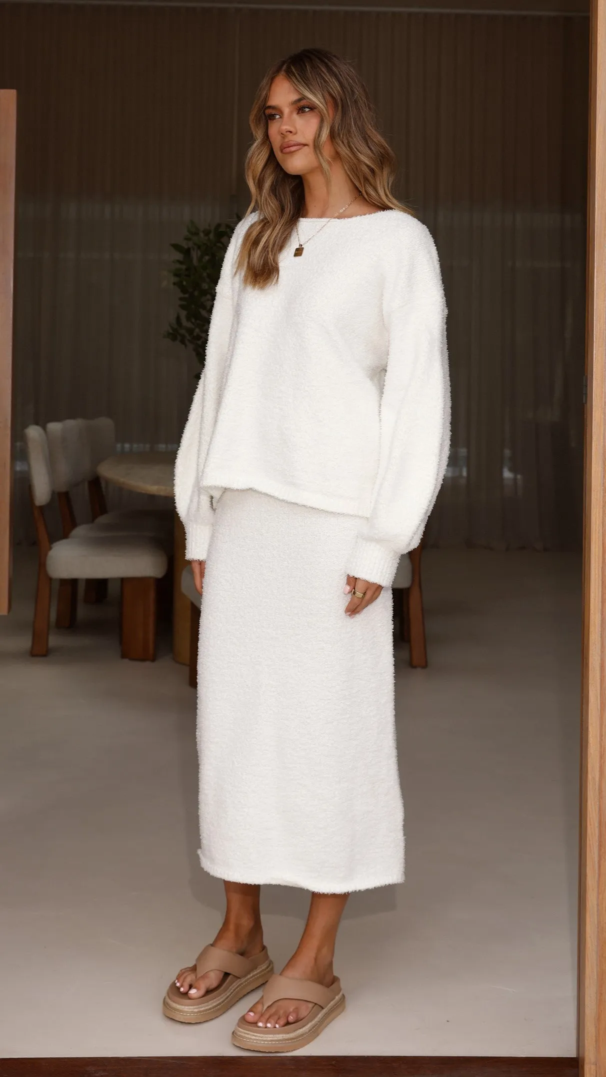 Crisp Design Elegant Look Cohen Knit Jumper - Off White
