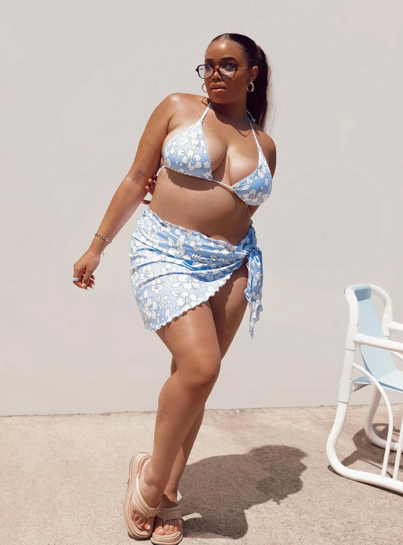 Dynamic Tension Control Paradise Sarong Blue Floral Curve