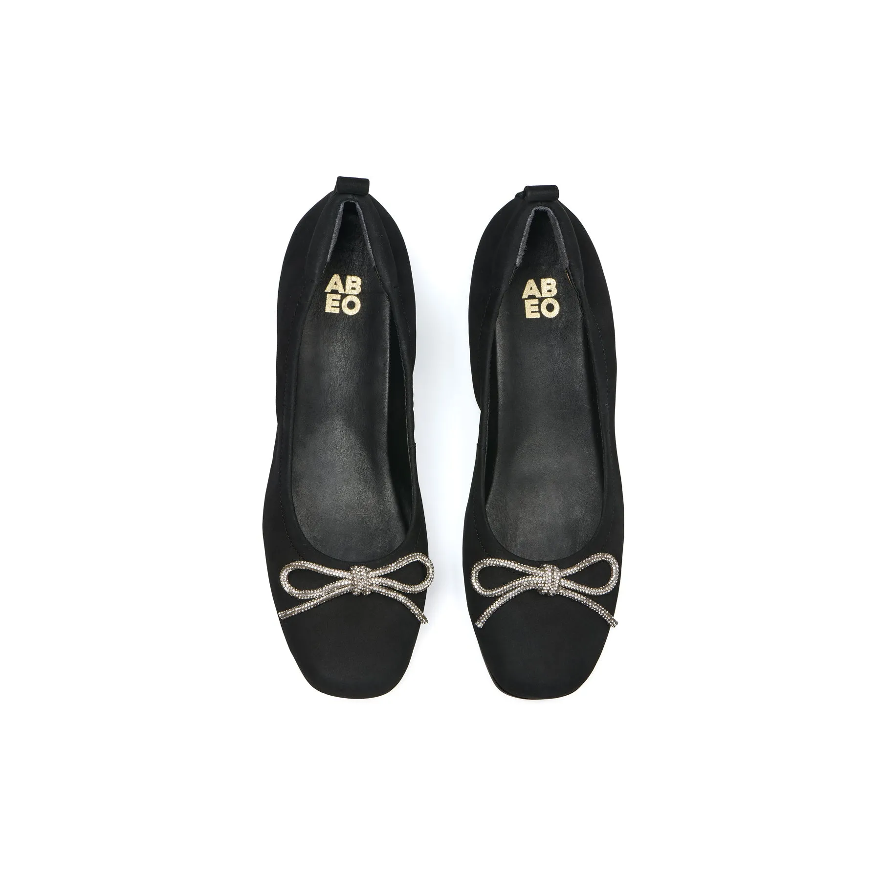 Cadence Bow Metatarsal Flex Groove Technology Slip Safe