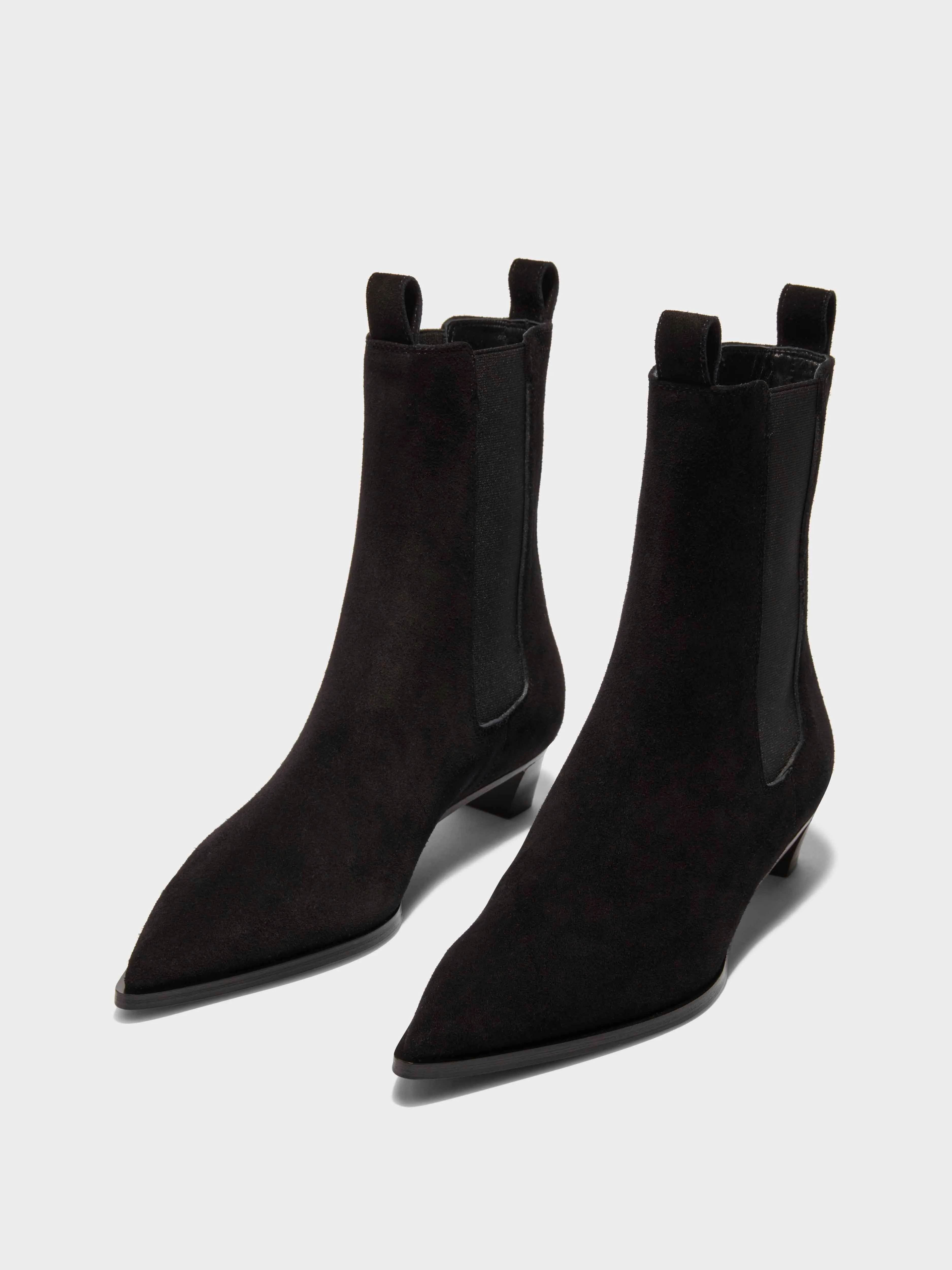 Kiki Suede Chelsea Boots Slip-On Style