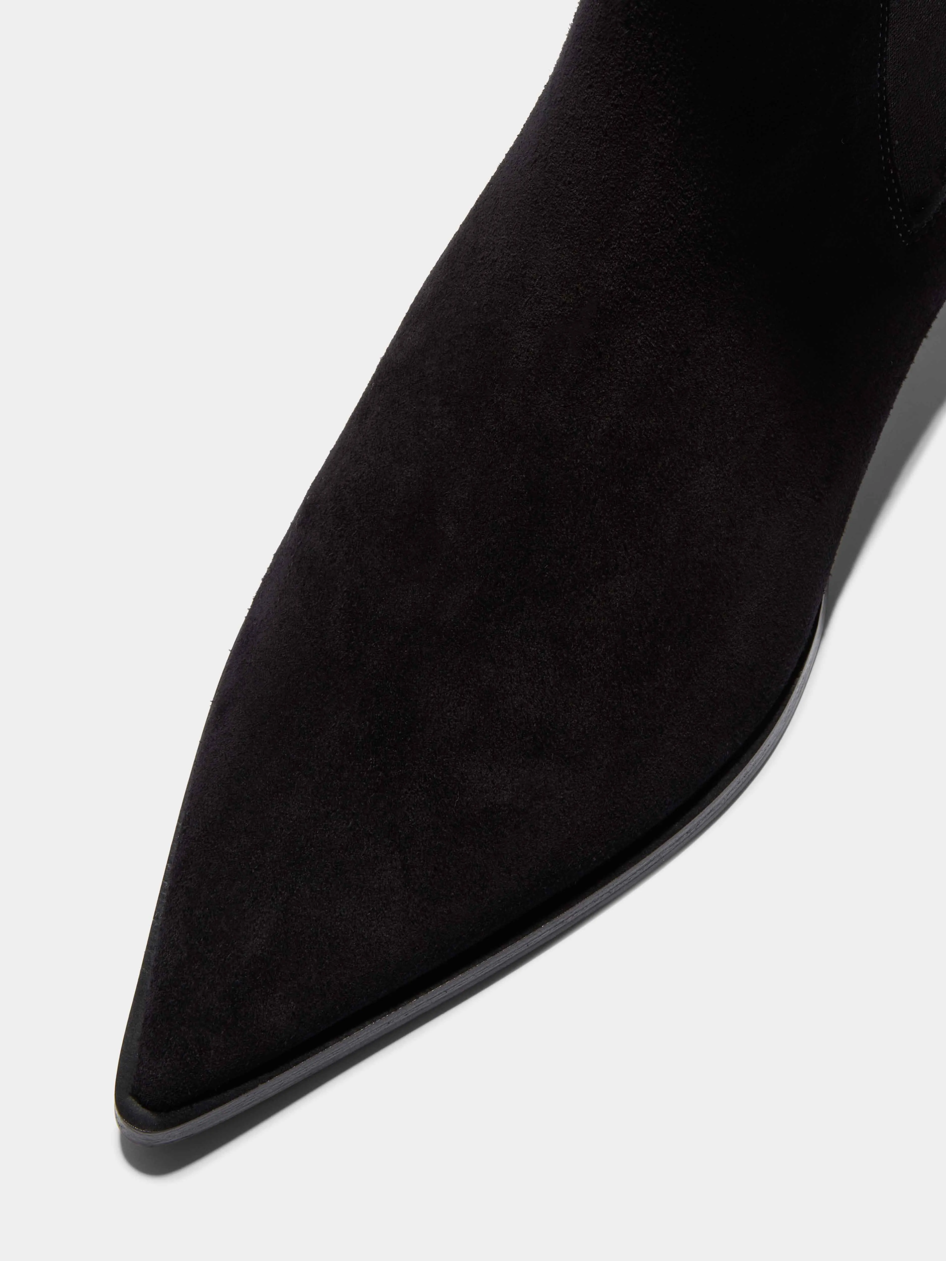 Grippy Outsole River Crossing Durable Shell Work Commute Kiki Suede Chelsea Boots