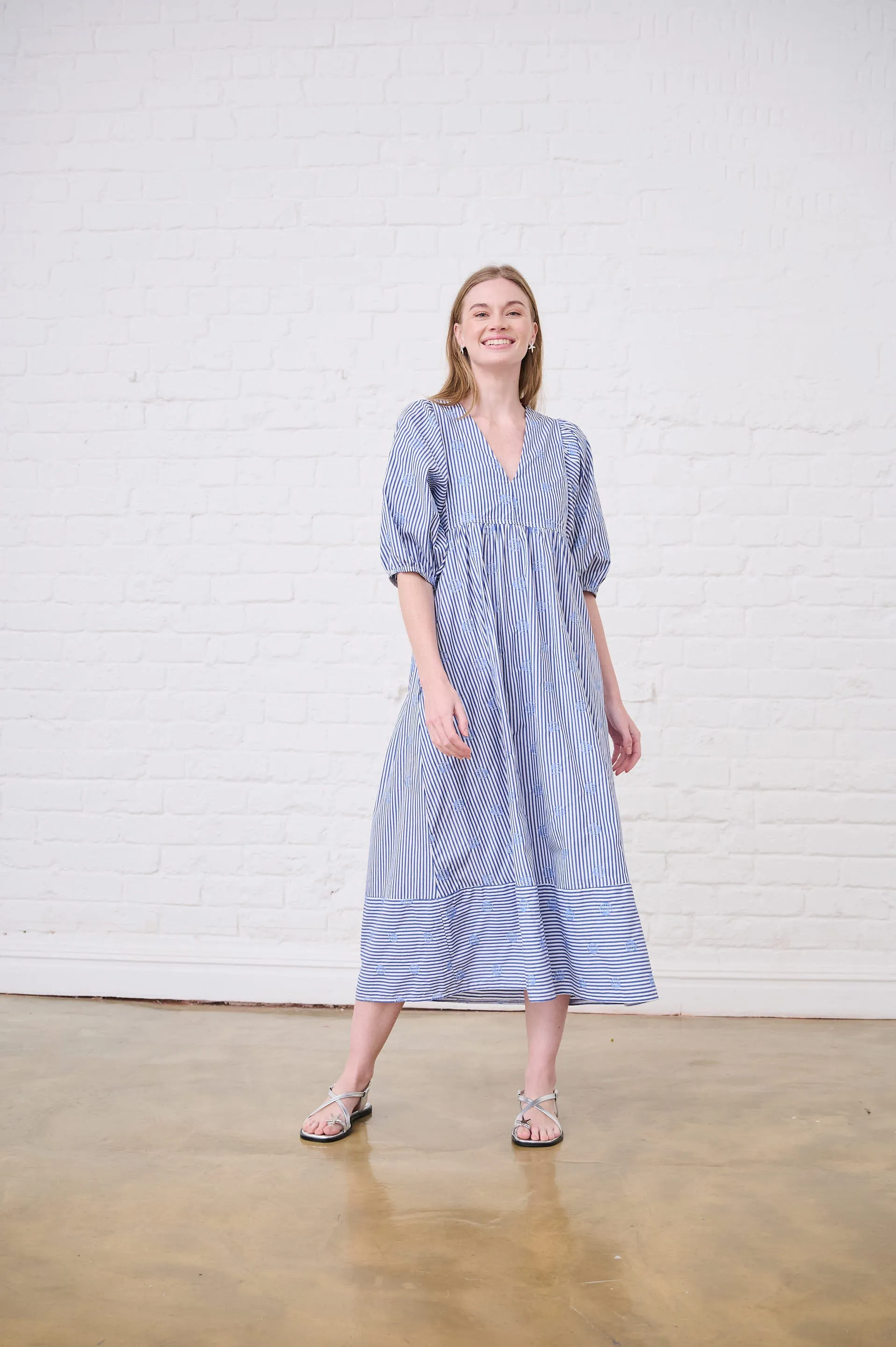 Printed-Fabric Relaxed Fit Look Embroidered Seashell Stripe Tunic Dress