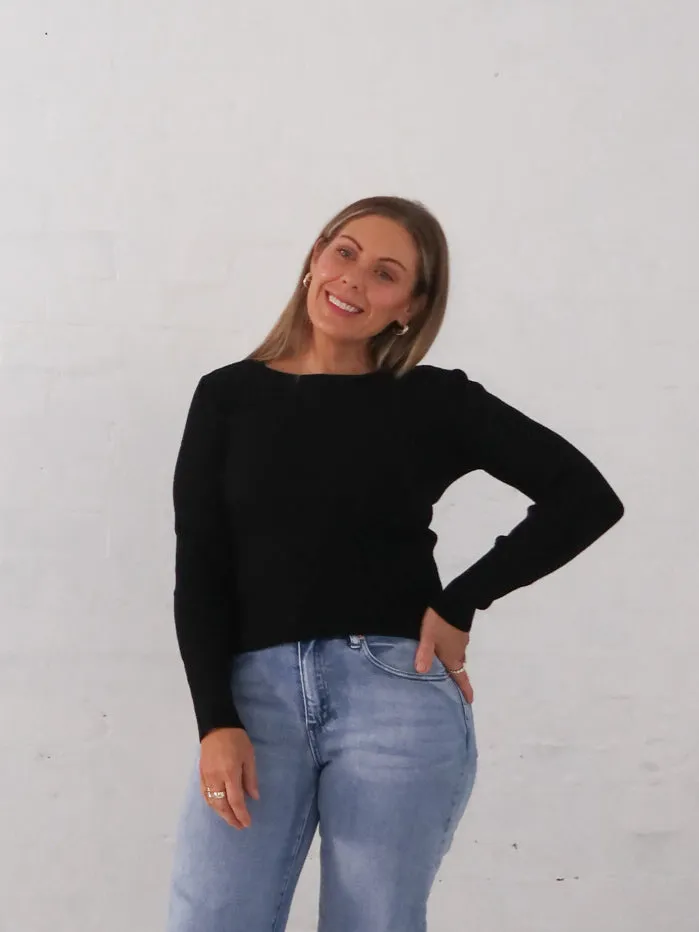 Lee Knit Top - Black Classic Crew Neck Comfort and Breathable