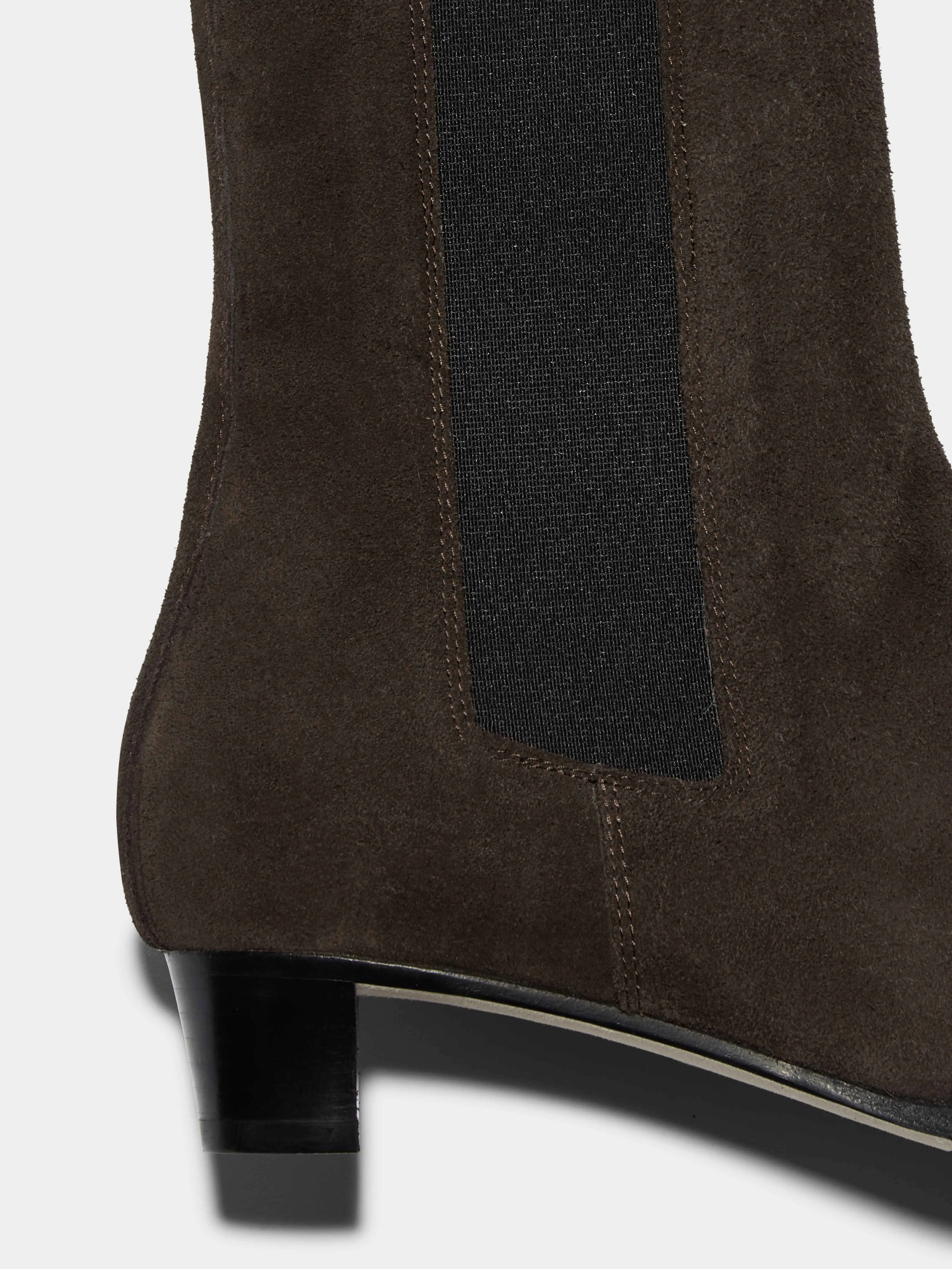 Kiki Suede Chelsea Boots Quick Drying Cold Weather Commuter