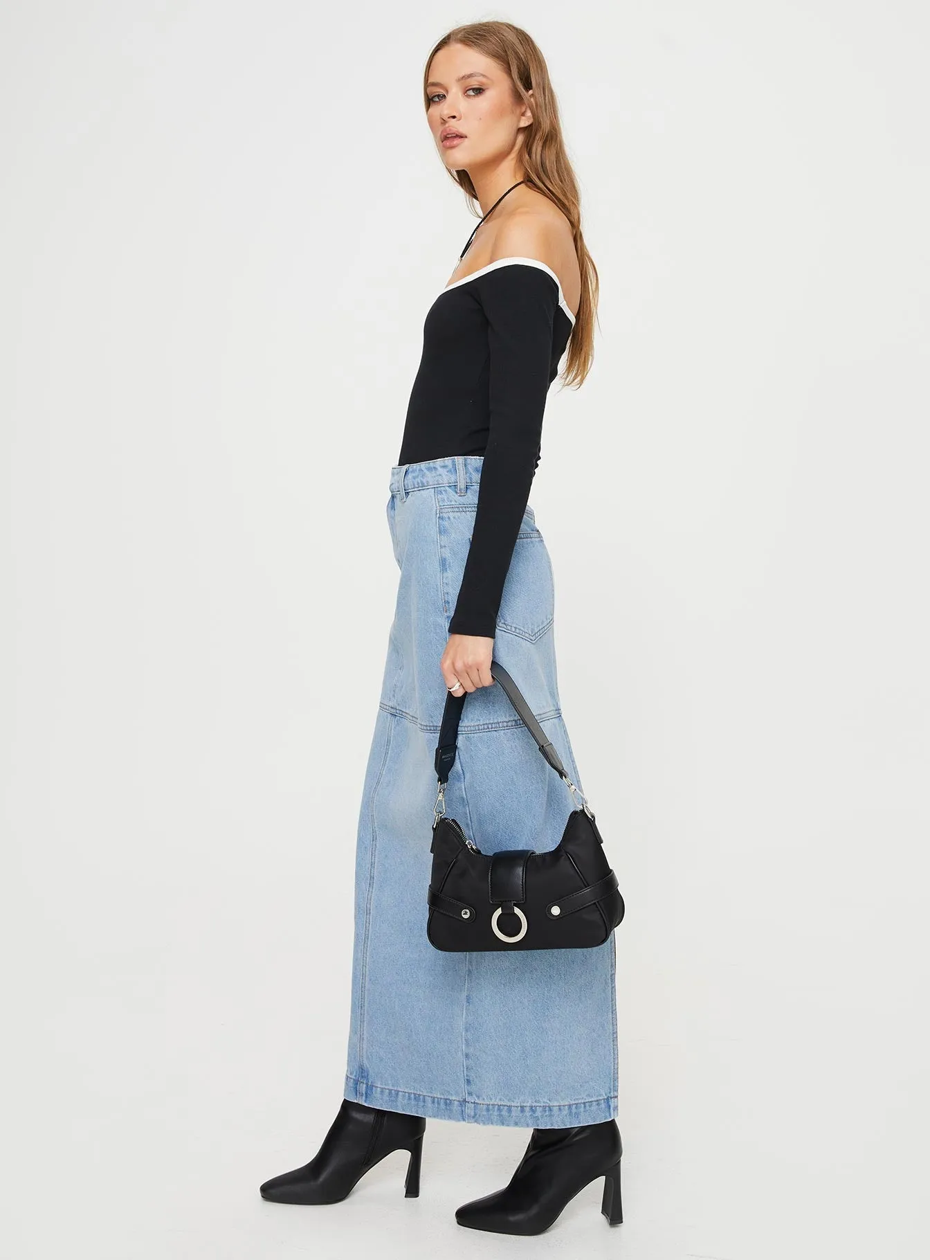 Easy Outfit Weekend Outfit Markanna Denim Midi Skirt Light Wash