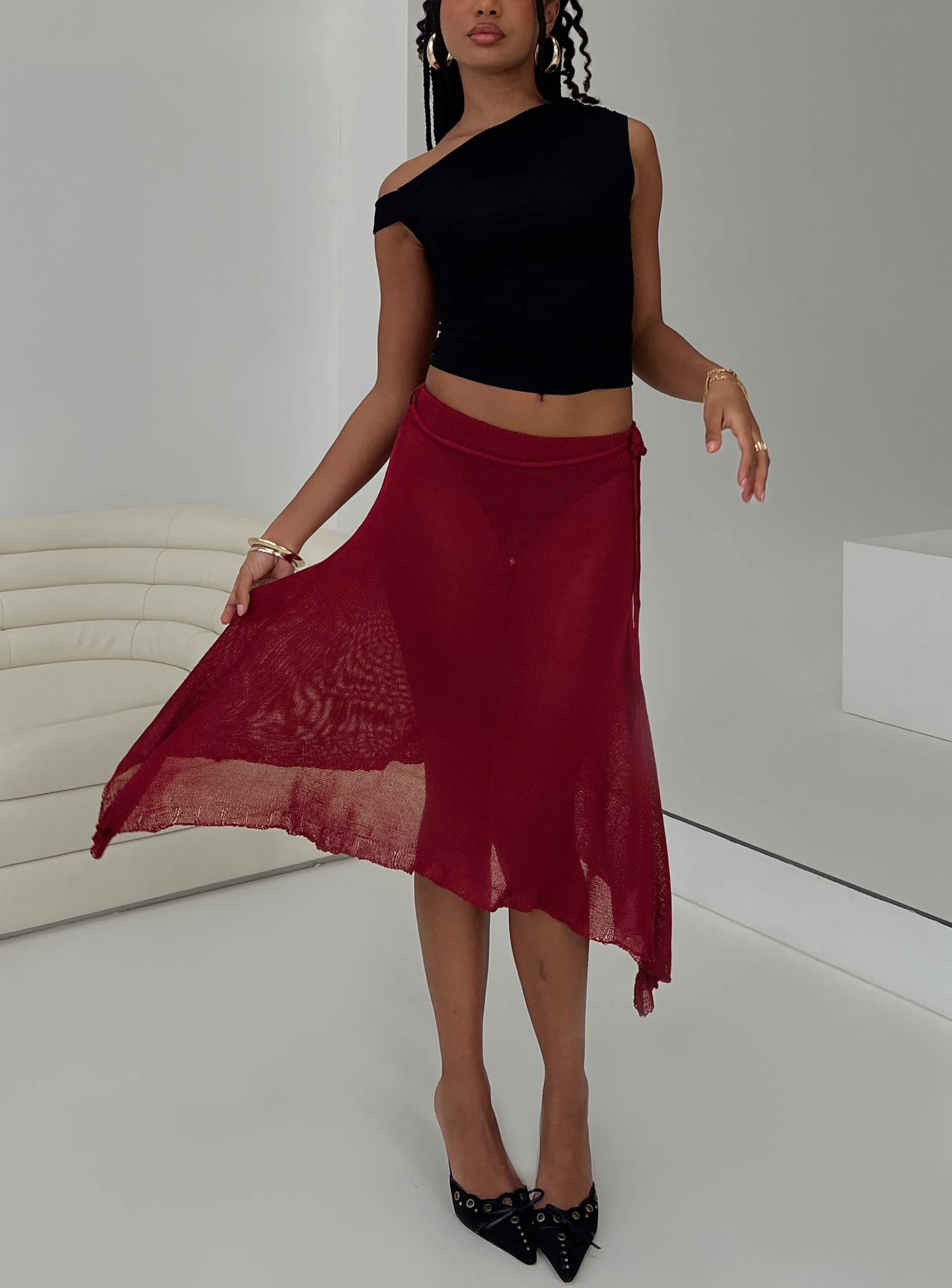 Wardrobe Hero Minimal Design Leysa Midi Skirt Red