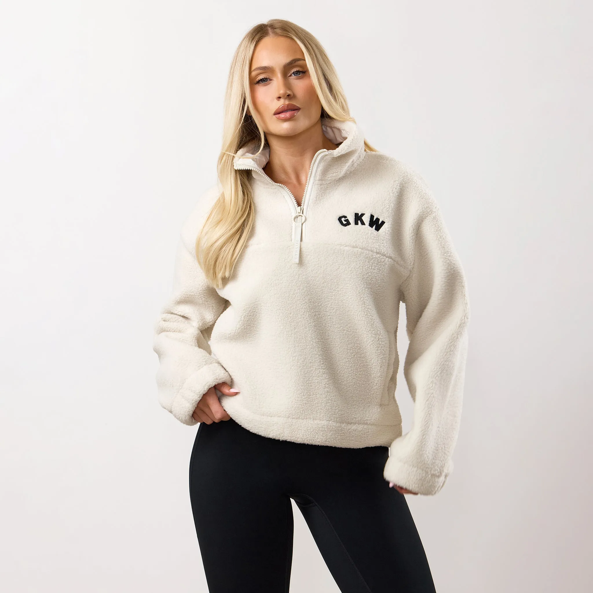 Classic Minimal Active Comfort Wear Gym King Borg Funnel - Cream