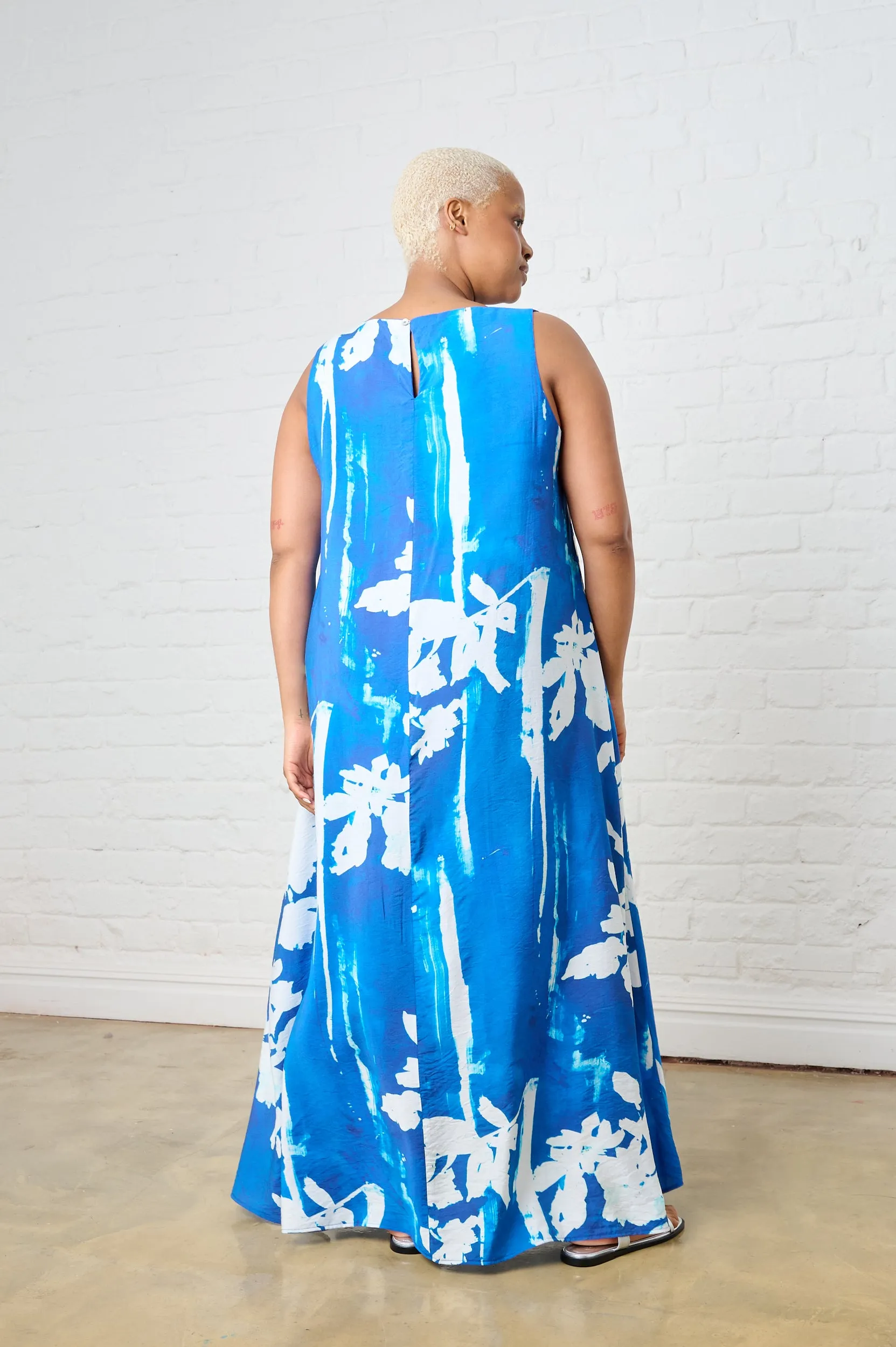 Smart Wear Holiday Maxi Dress with Floral Stencil Print