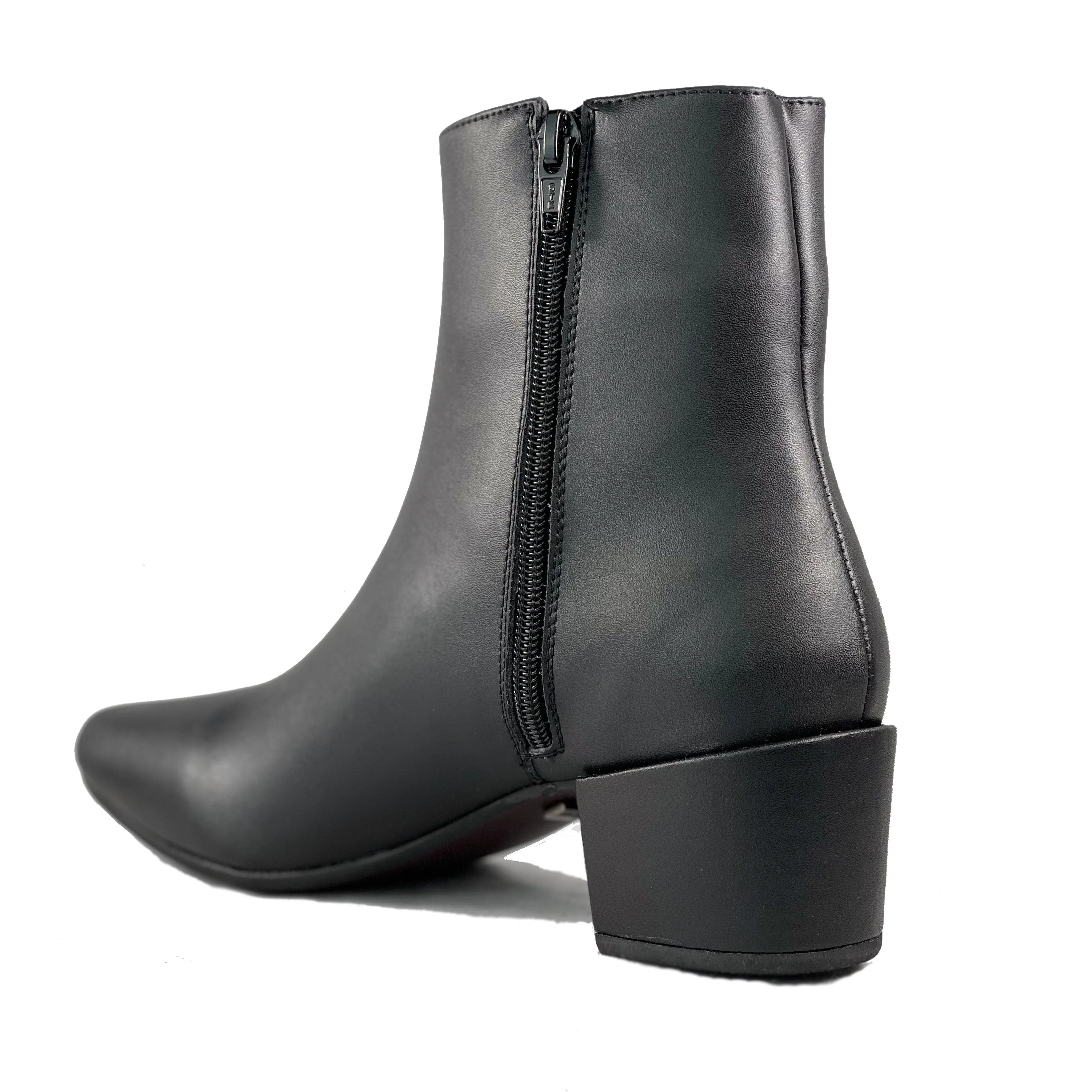 'Jacqui' vegan-leather ankle boot by Zette Shoes - black Comfortable Boots Weekend Hike