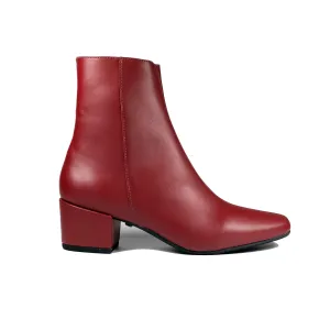 'Jacqui' vegan-leather ankle boot by Zette Shoes - burgundy Feather Light Remote Hiking