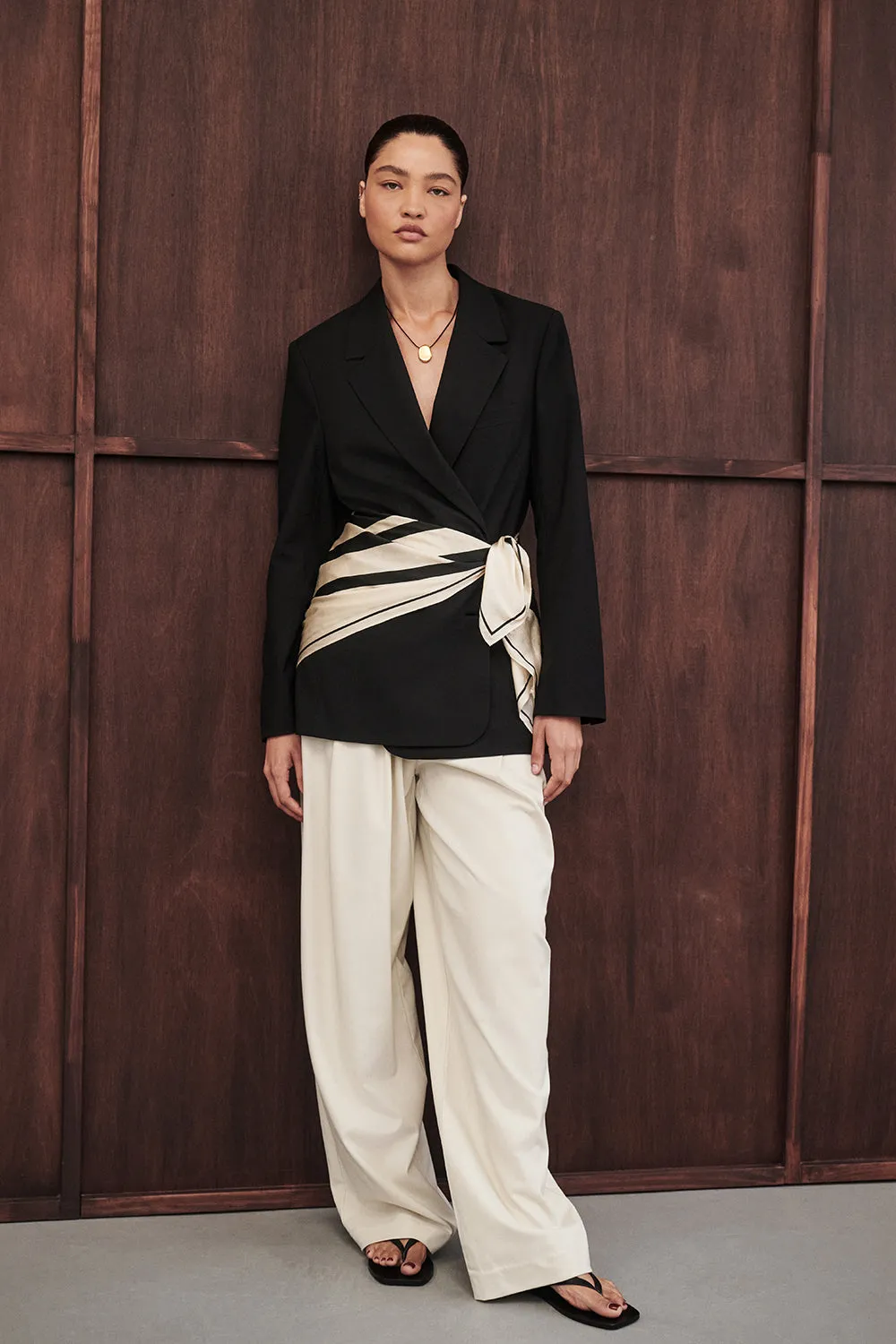 Heat Guard Lightweight Shell LIZA BLACK OVERSIZED BLAZER