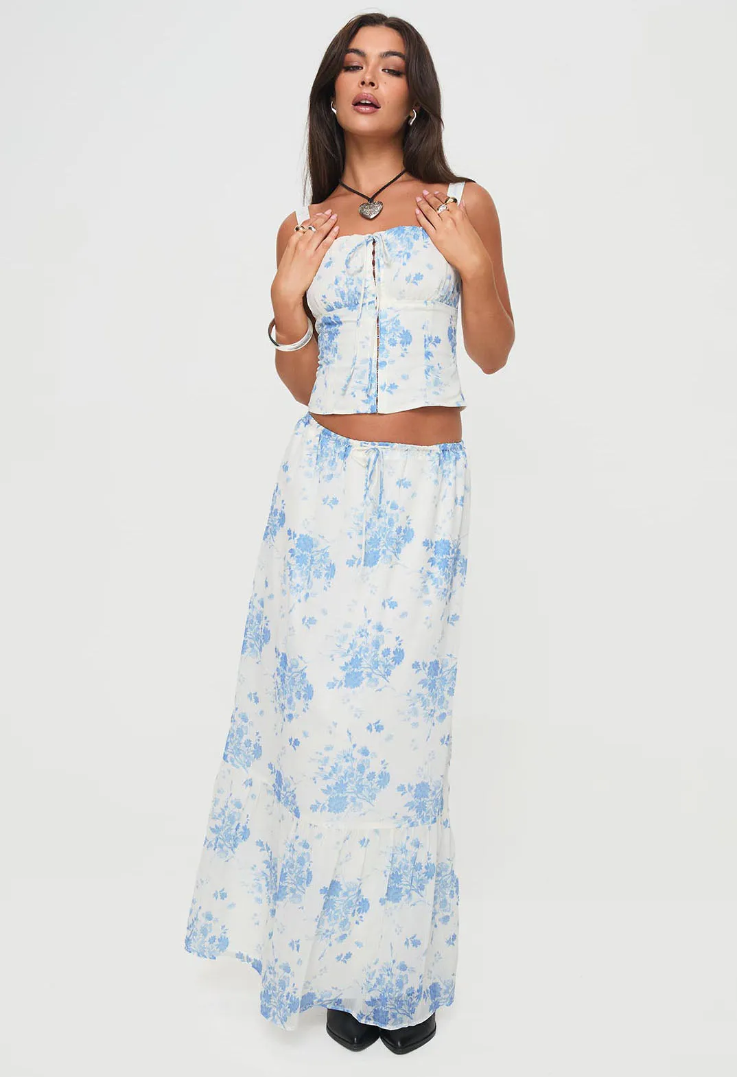 Blogger Favorite All Day Fit Modern Girl Maxi Skirt White / Blue Floral