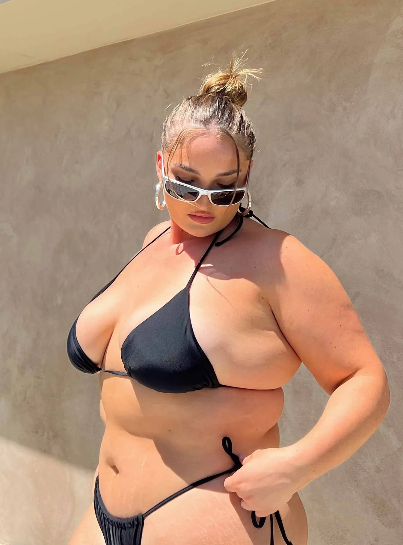 Jenner Eco Nylon Bikini Top Black Curve Shimmering-Finish Abdominal Compression Zone