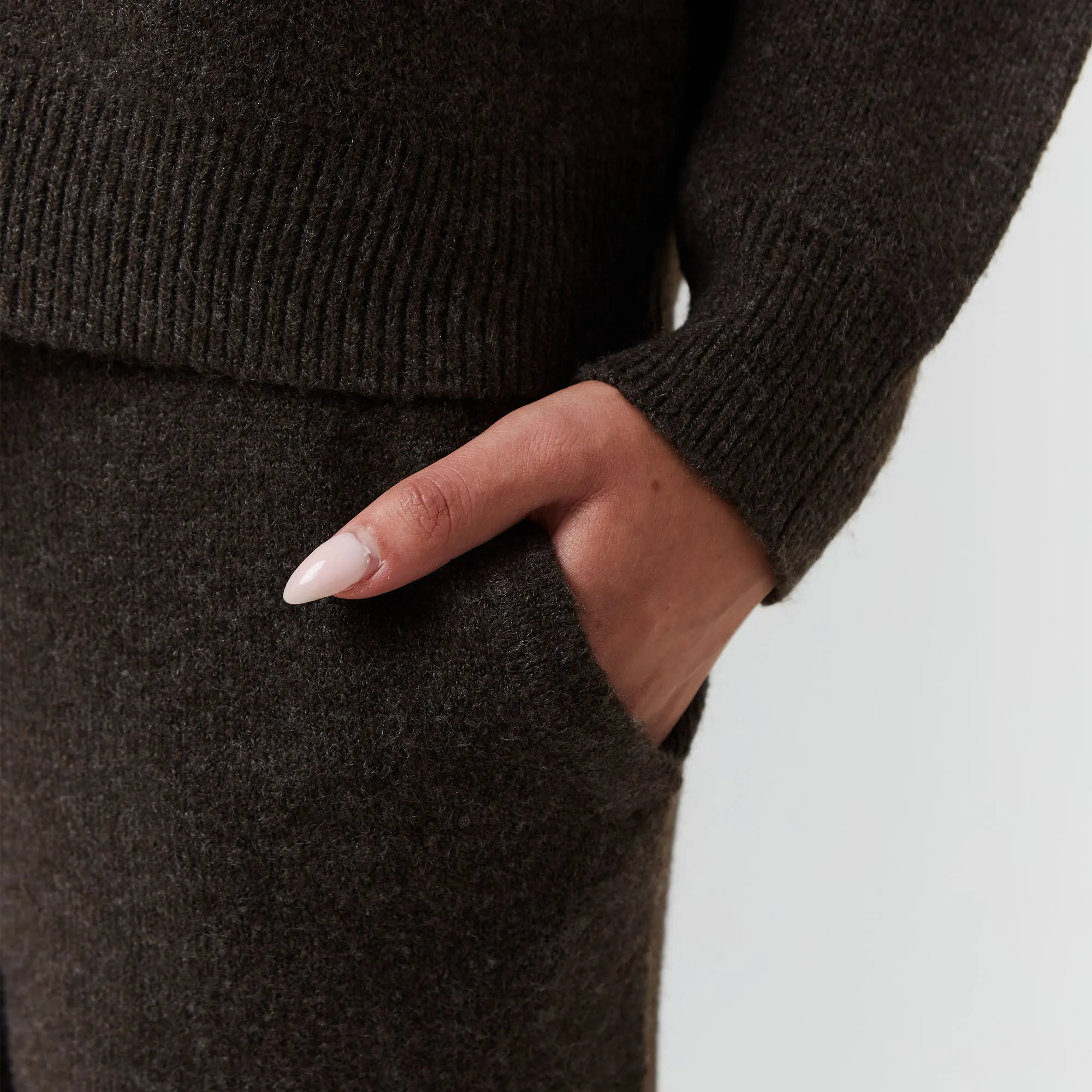 Modern Design Planet Glow Knit Open Hem Jogger | Brown Marl