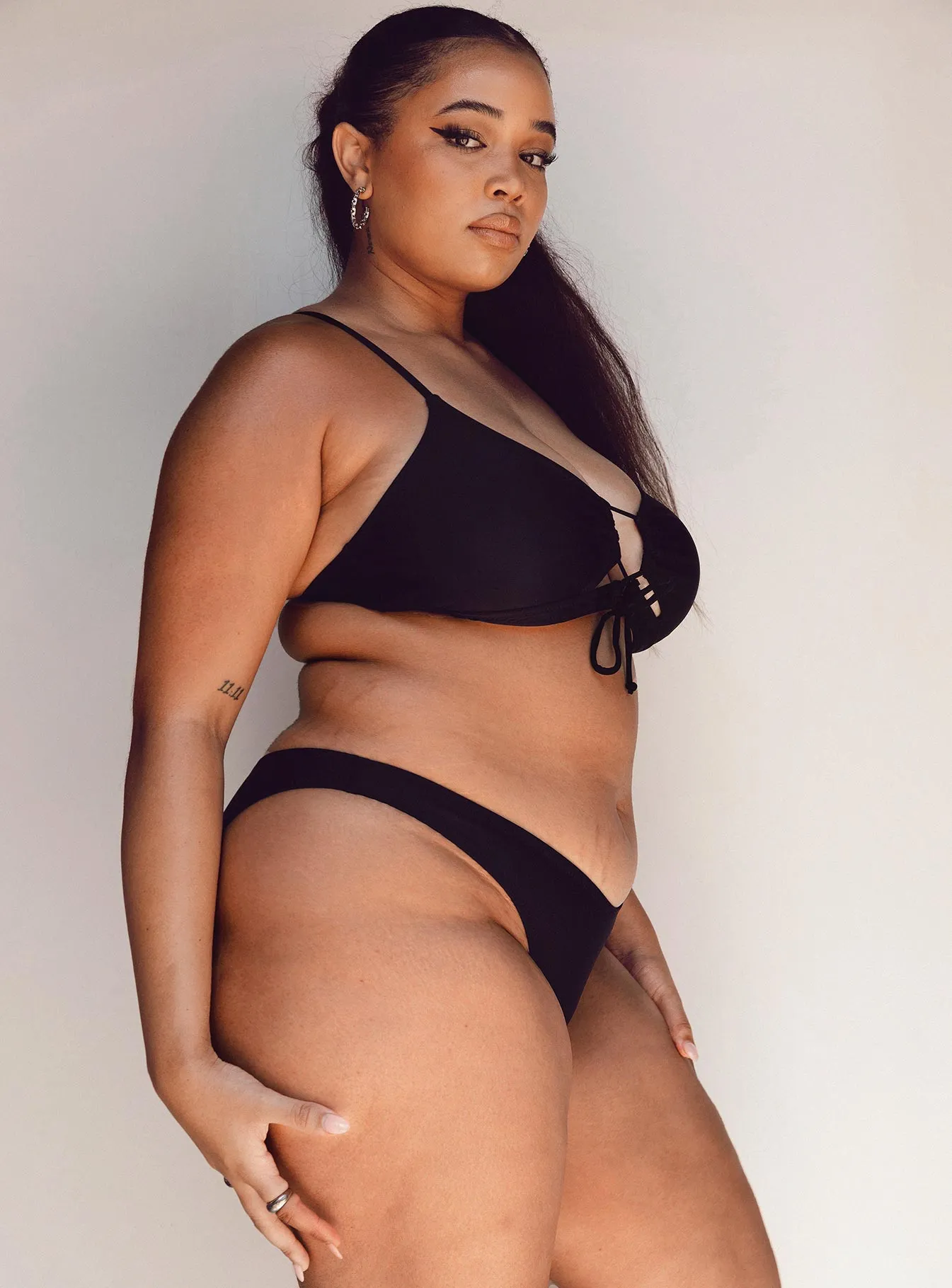 Ashley Bikini Top Black Curve Sand Proof Closure