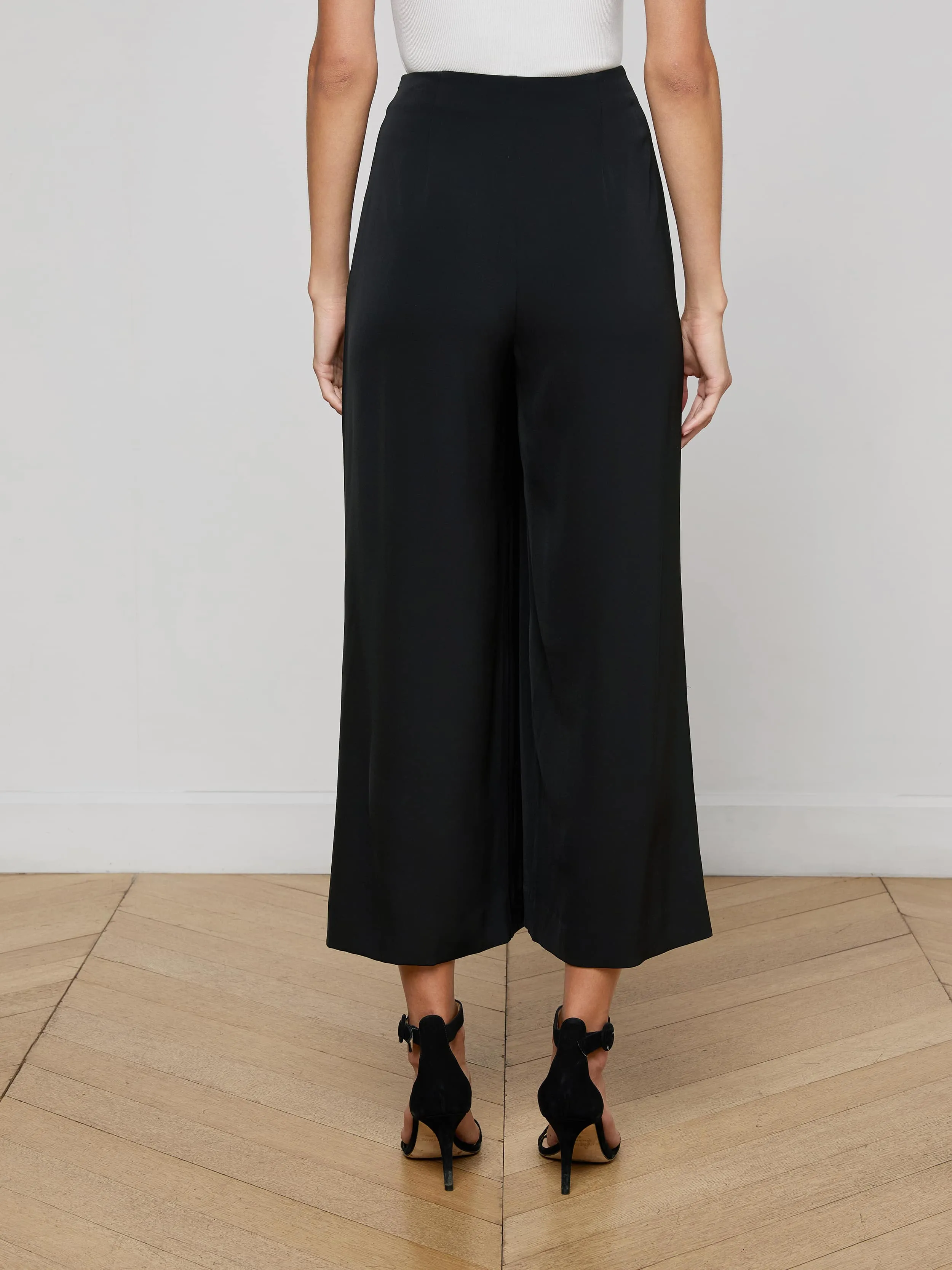 Novalynn Cropped Pleated Pant Outdoor Use