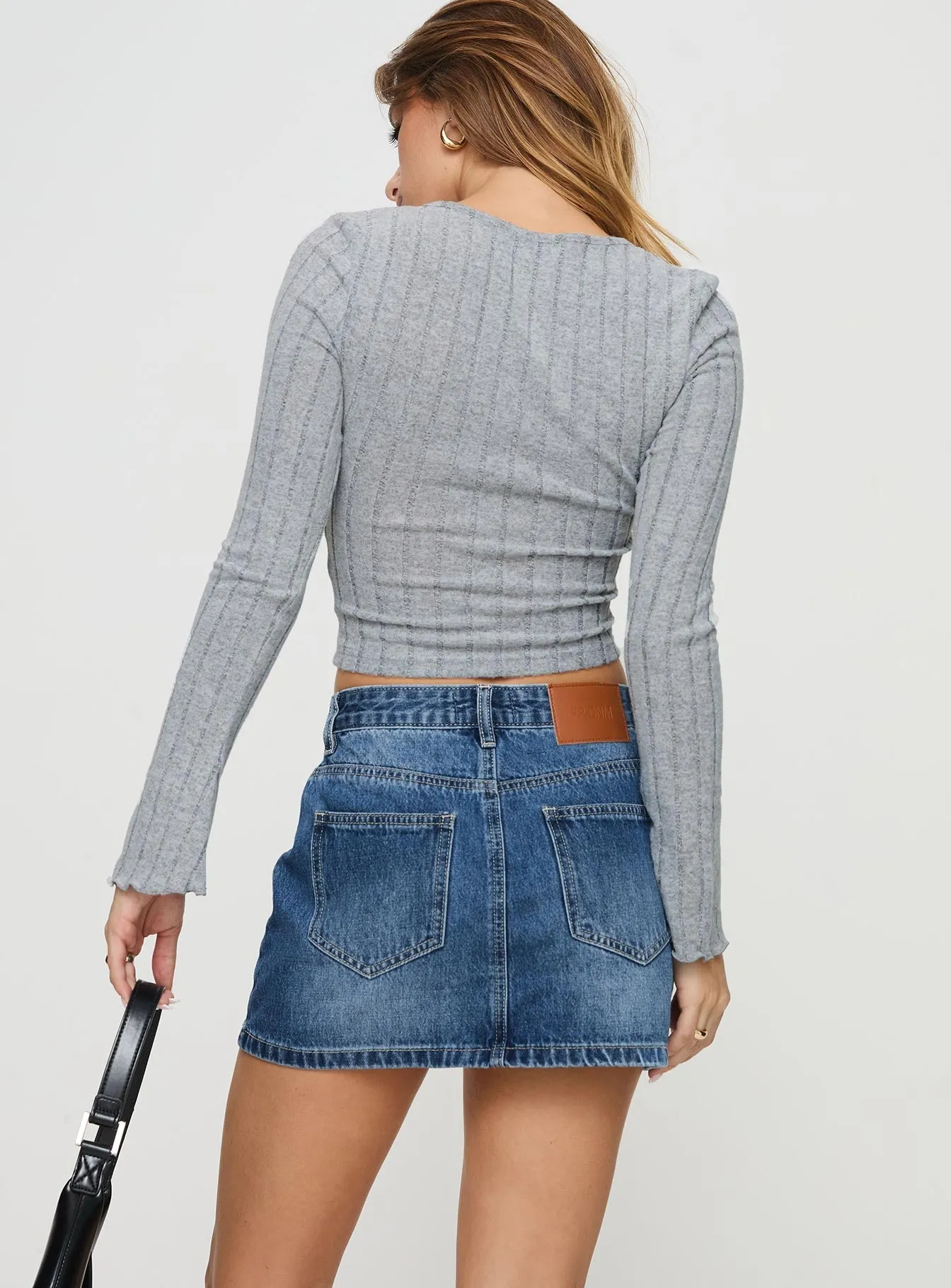Crisp Edge Double Layer Construction Arrte Mid Rise Denim Mini Skirt Mid Wash