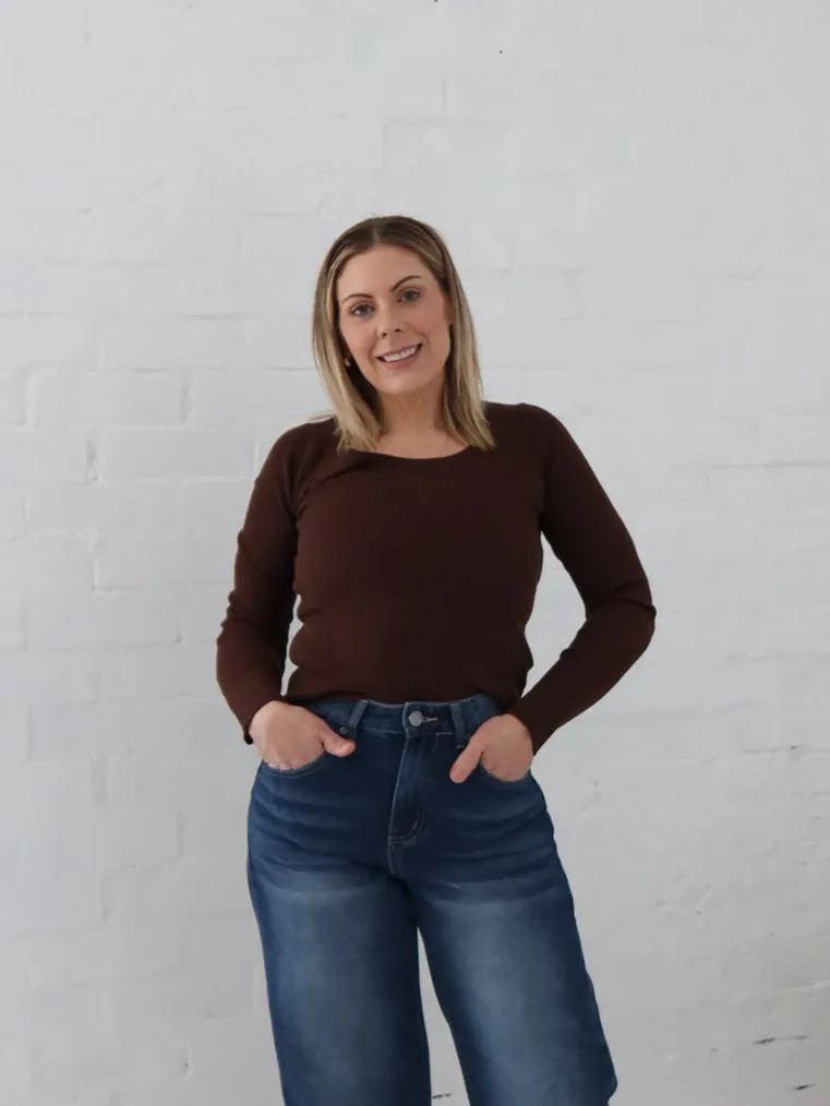 Selma Knit Top - Chocolate Stretch Fit Design Street Casual Look