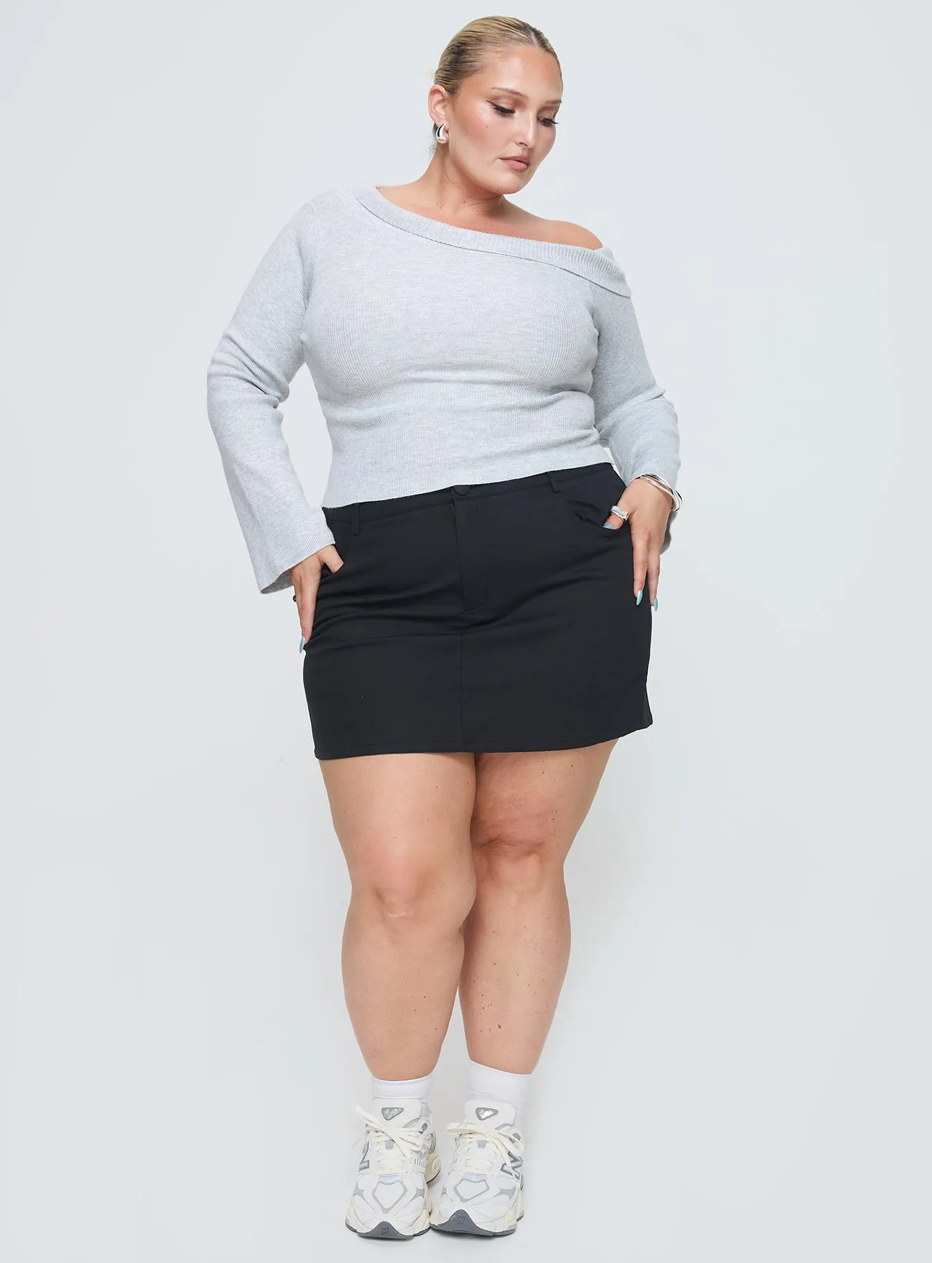 Stafford Low Rise Mini Skirt Black Curve Classic Choice