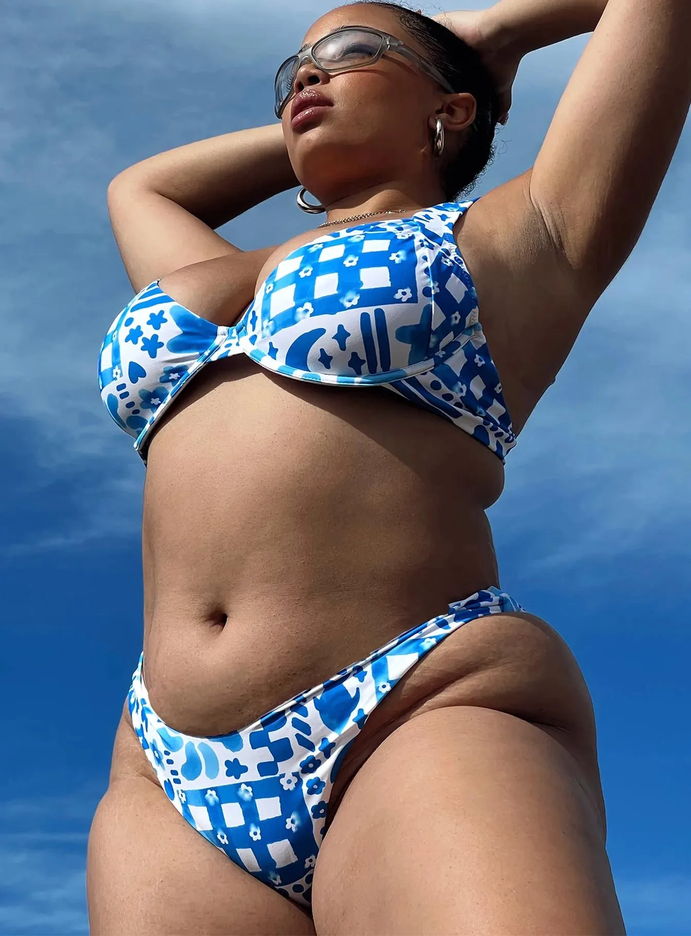 Hot Weather Sarah Bikini Top Blue / White Curve
