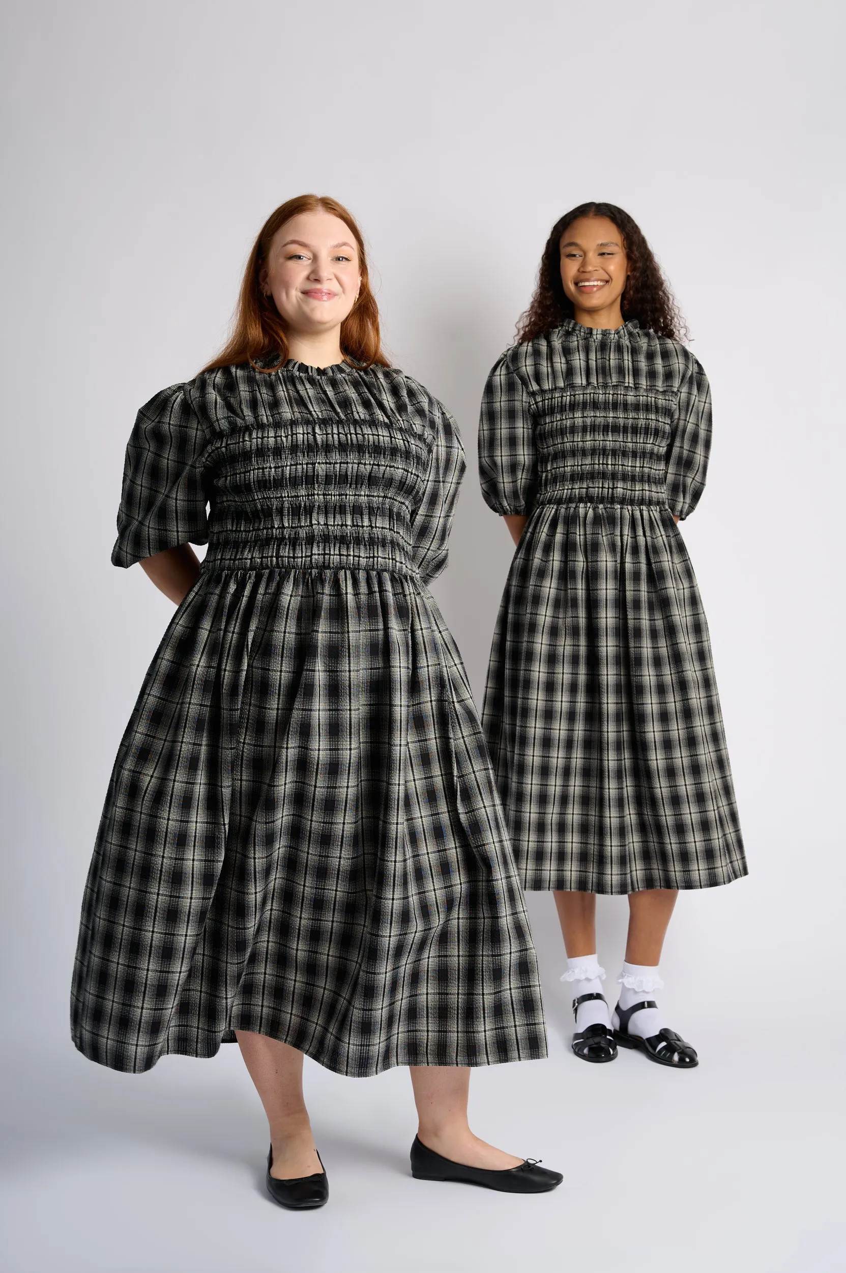 Shirring Cotton Dress in Black Check Flexible Mood
