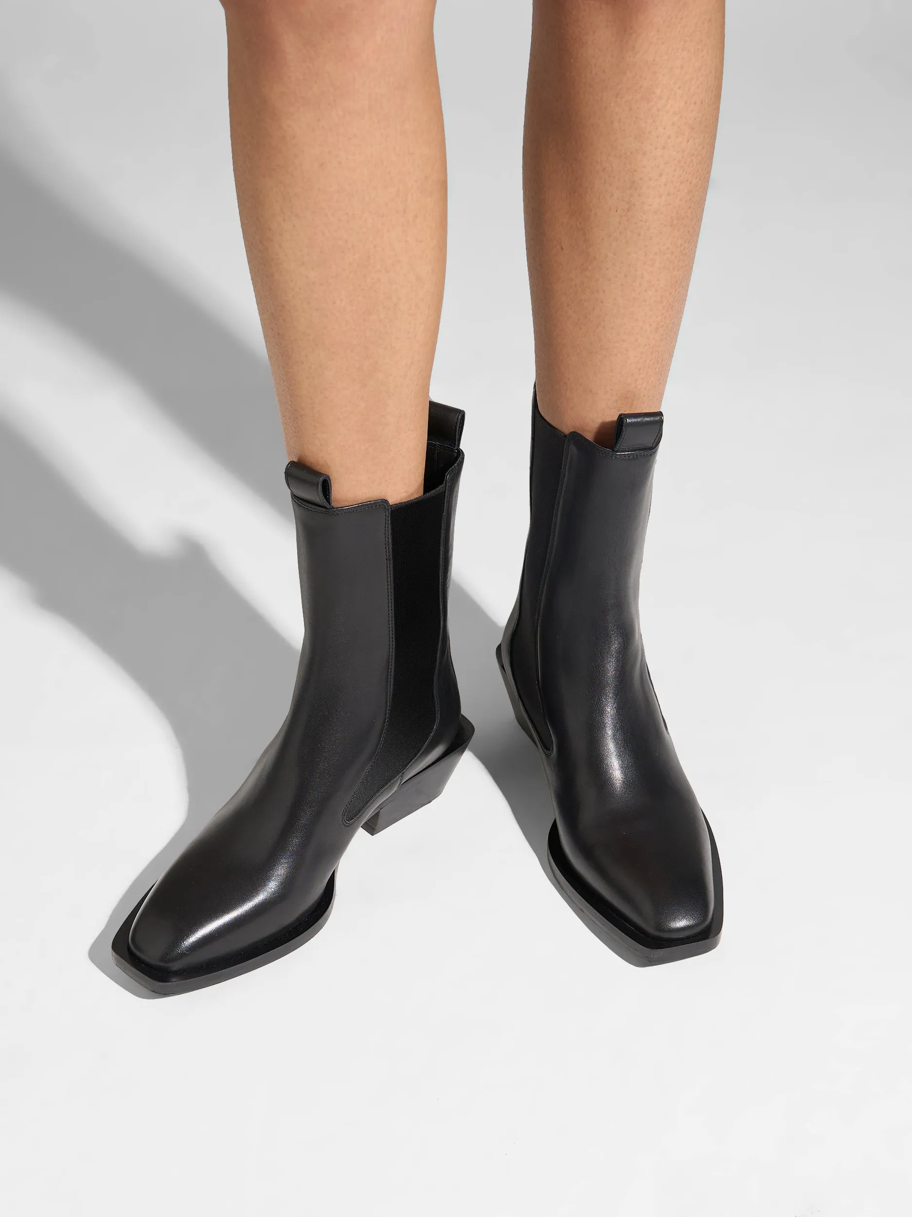 Tear-resistant Luna Chelsea Boots