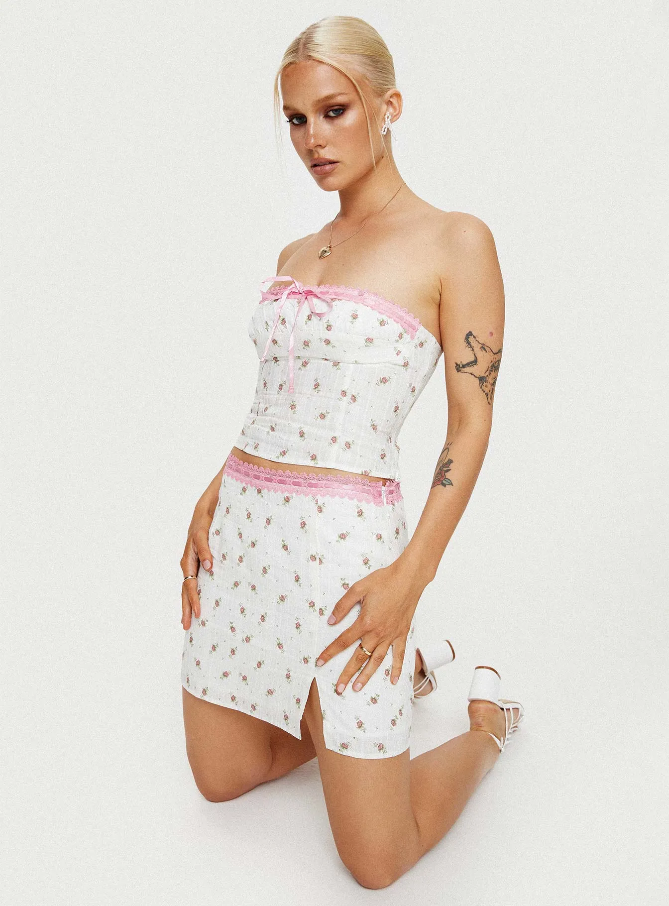 Personality Style Caitie Mini Skirt White Floral