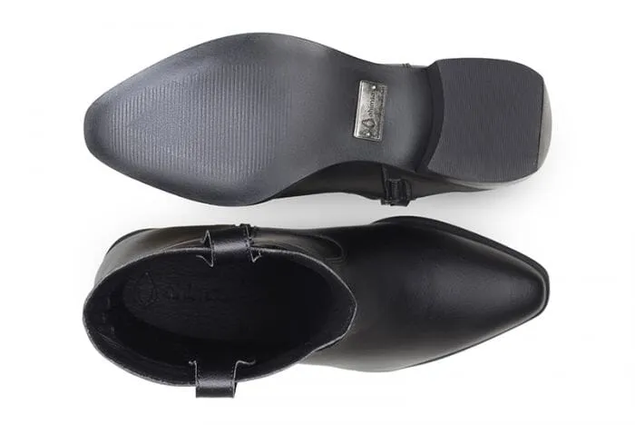 'Valentina' women's western boot by Ahimsa - black Trail Ready