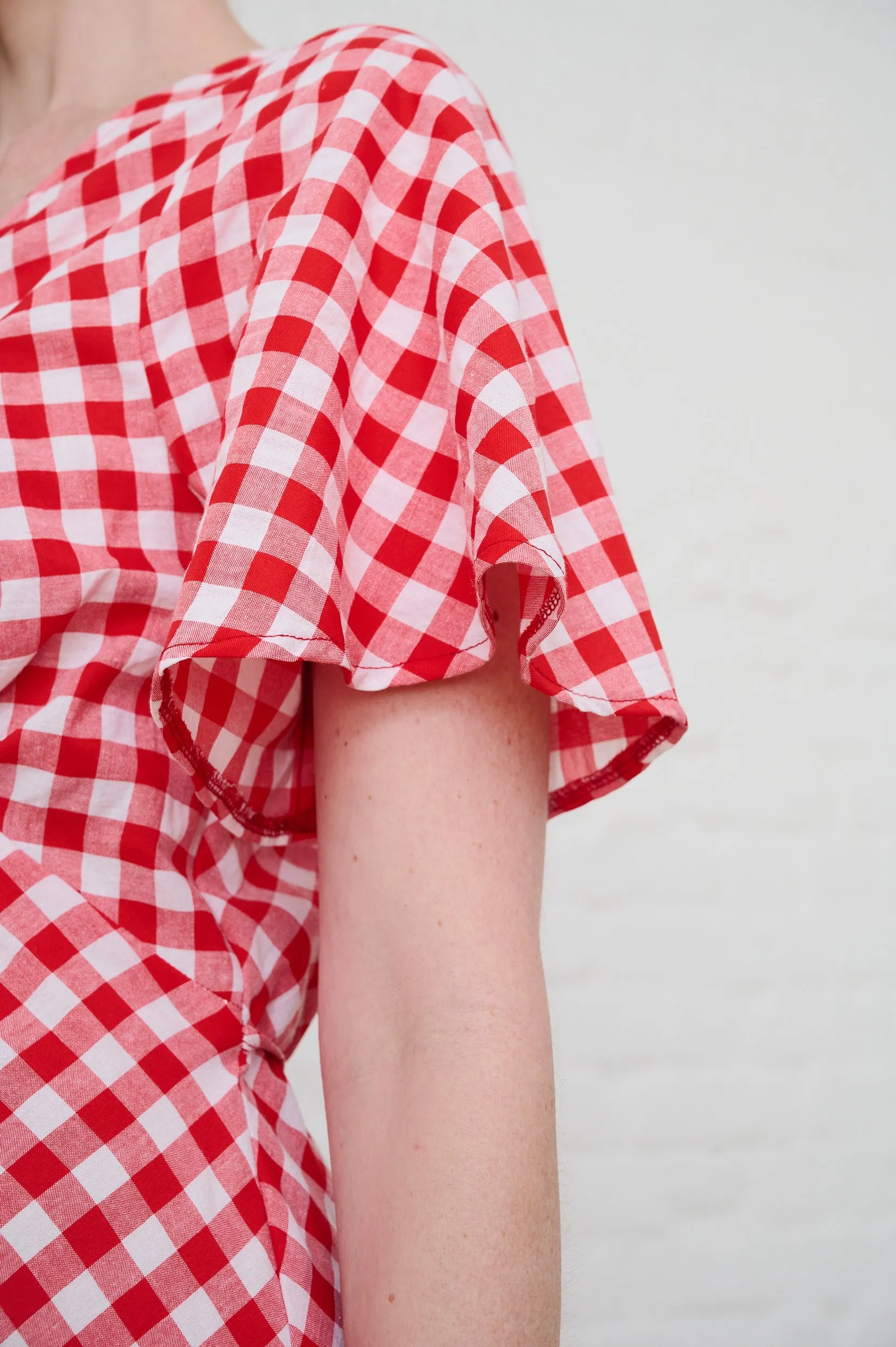 Elegant Outline Red Gingham Maxi Dress with Sleeve