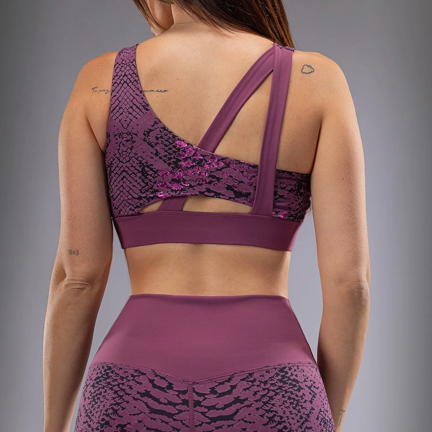 Venum Amazonia Women??s Sports Bra - Purple Seamless Look topstitching