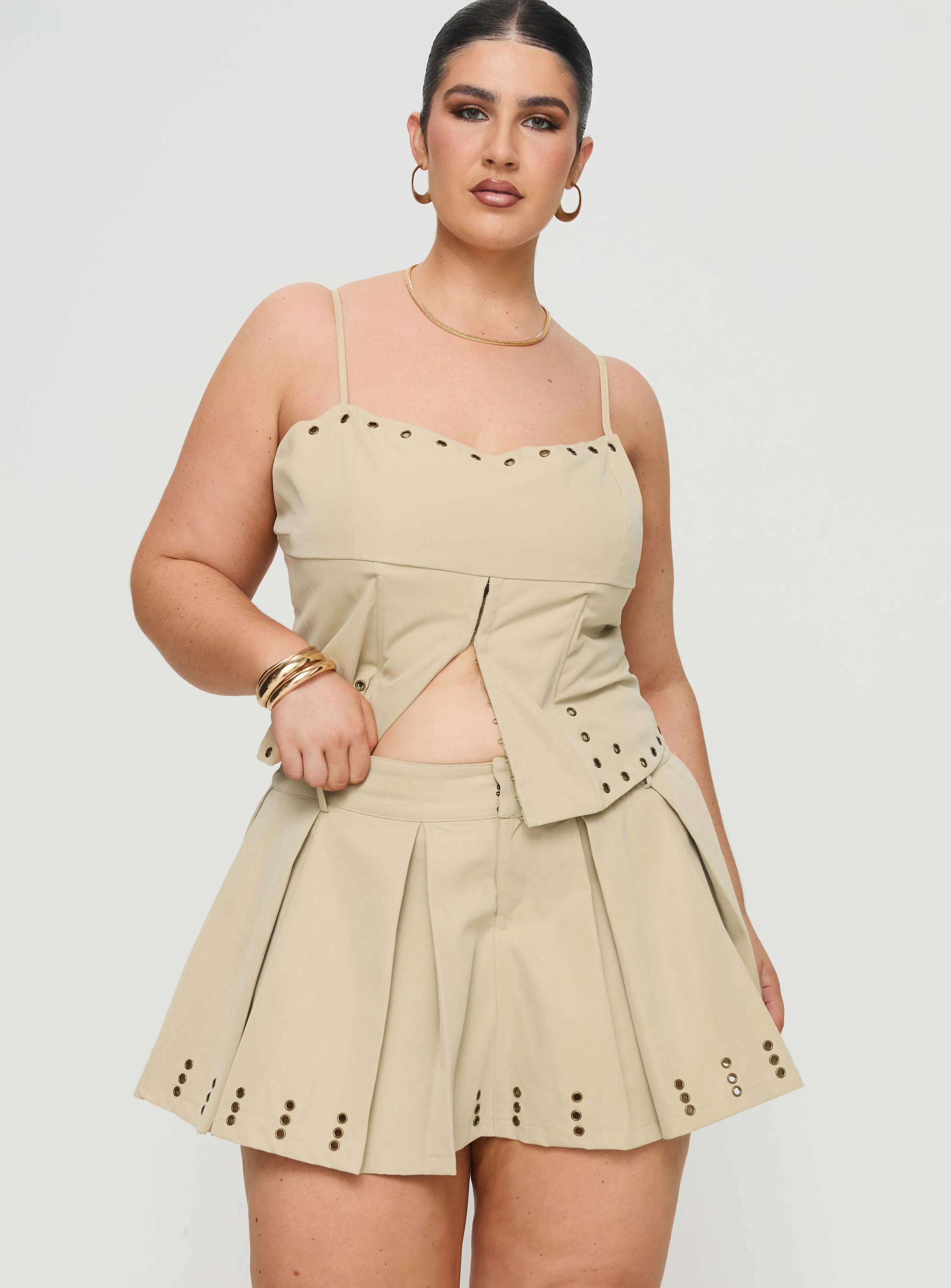 Alinzia Eyelet Skort Beige Curve Performance Fashion Polished Touch